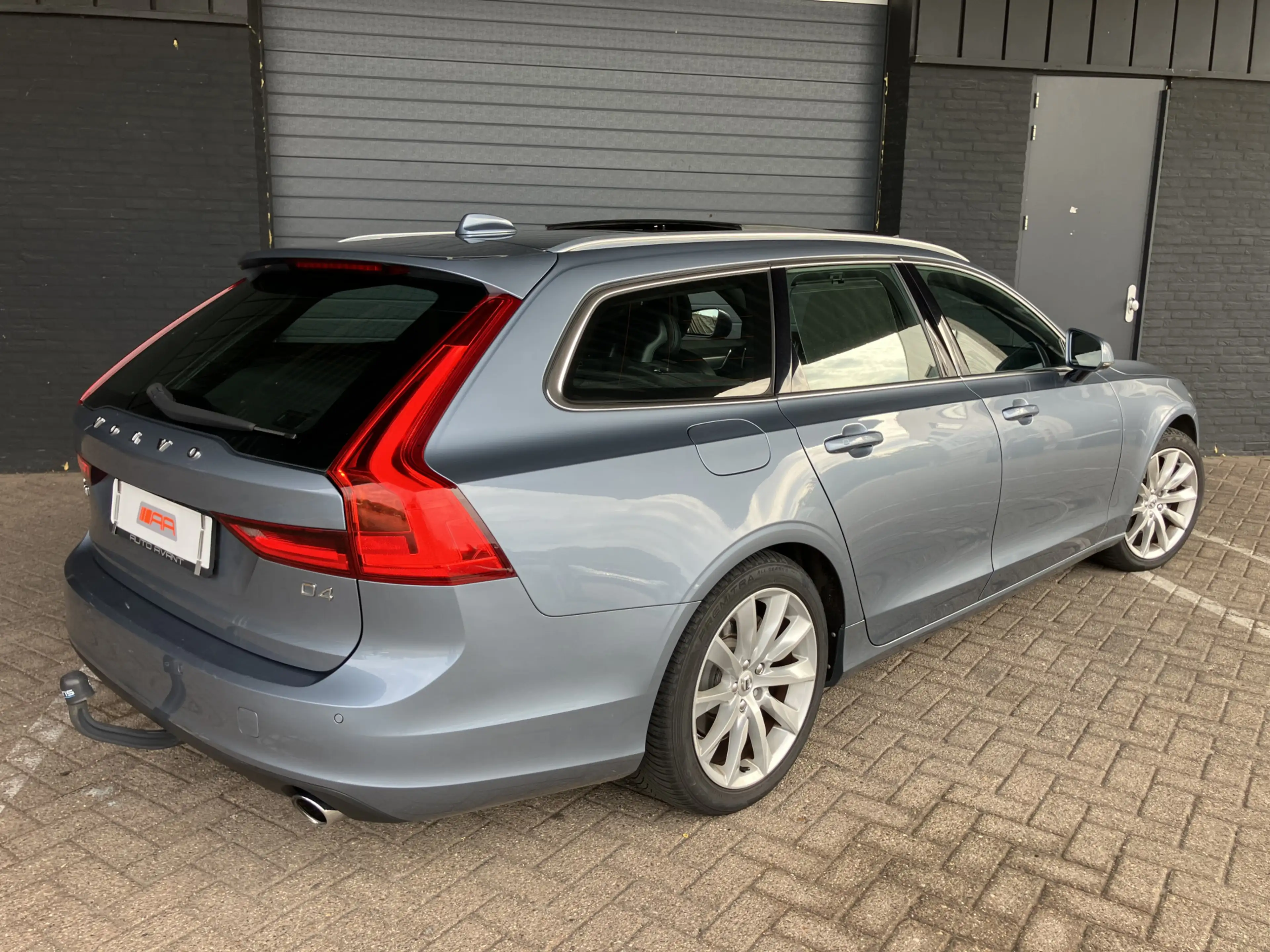 Volvo V90 2.0 D4 Inscription PANO-LED-VOLL !! — photo 4