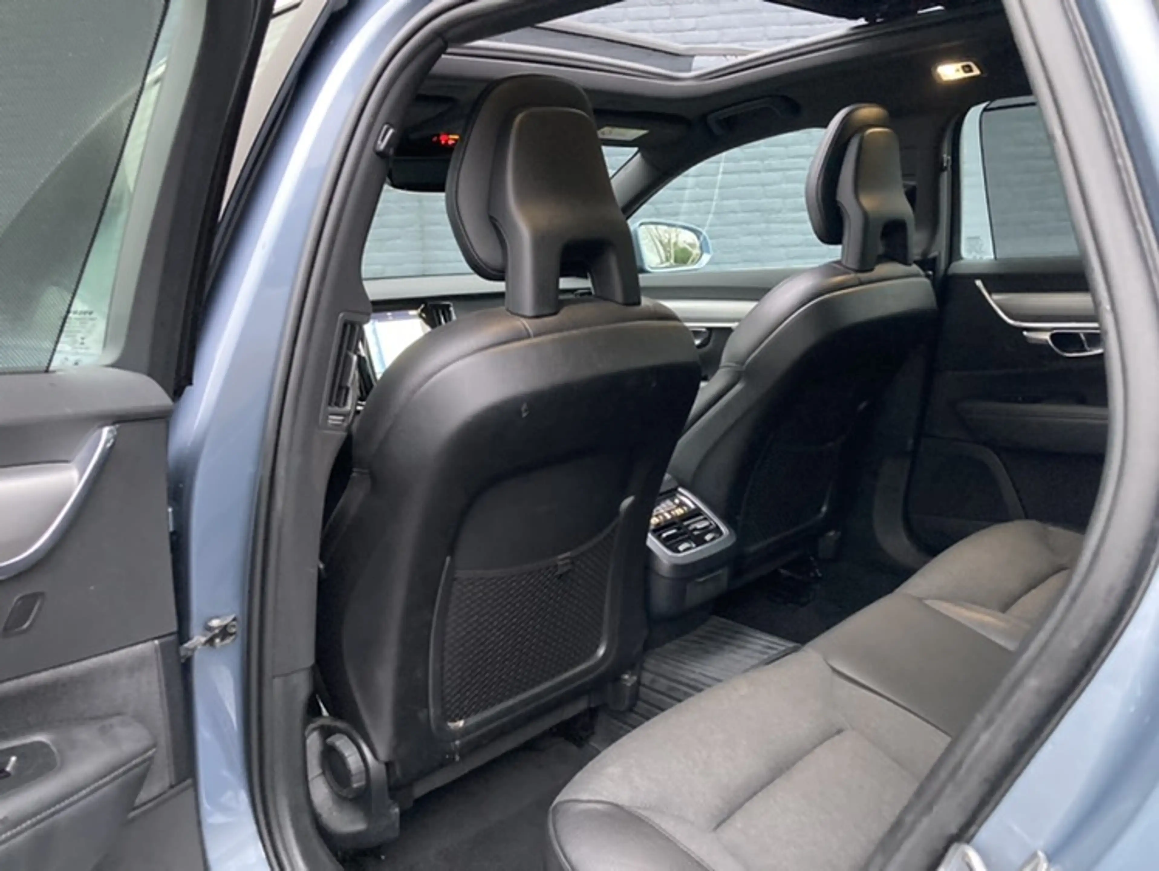 Volvo V90 2.0 D4 Inscription PANO-LED-VOLL !! — photo 9
