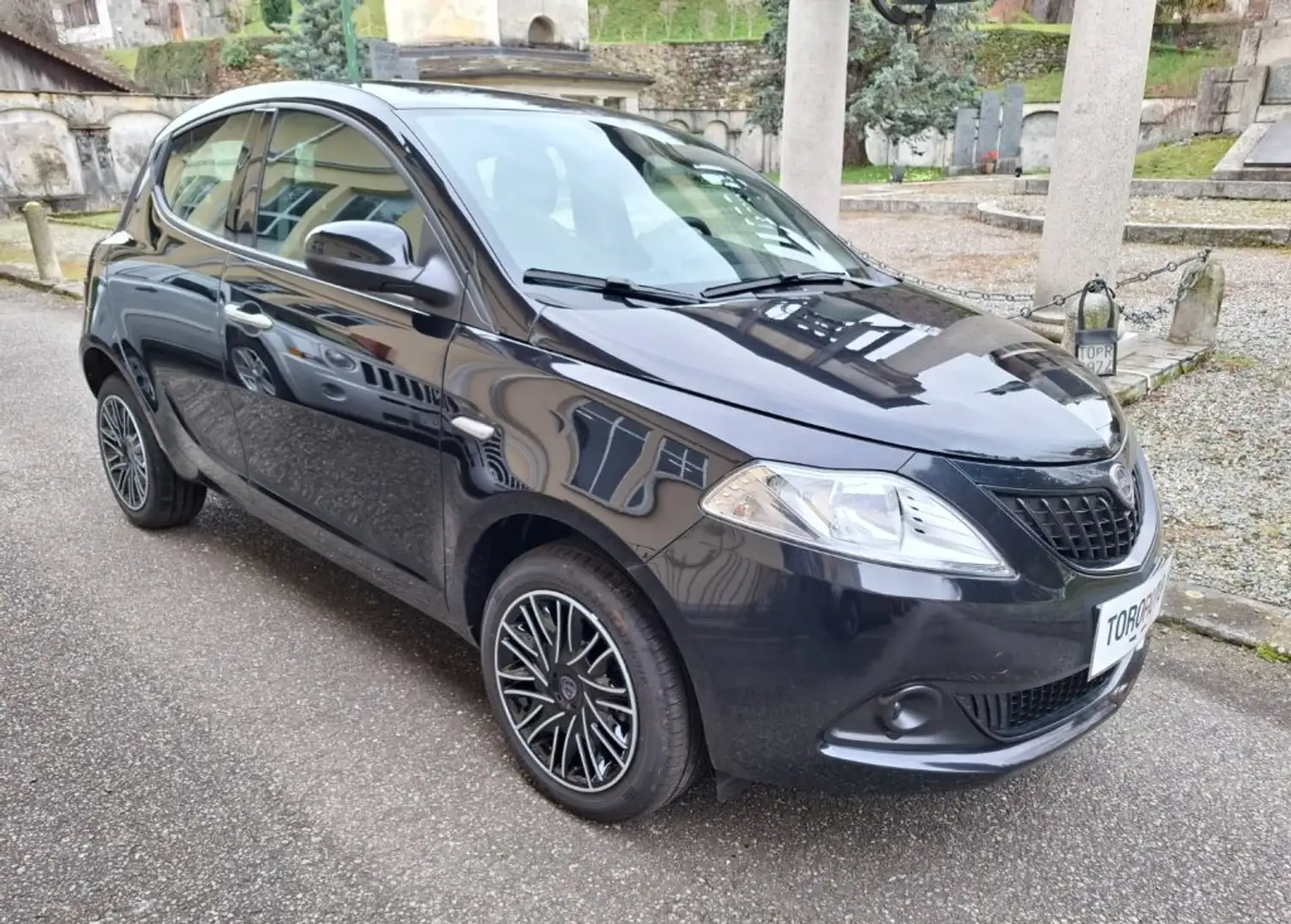 Lancia Ypsilon 1.0 FireFly 5 porte S&S Hybrid Oro Nero - 1