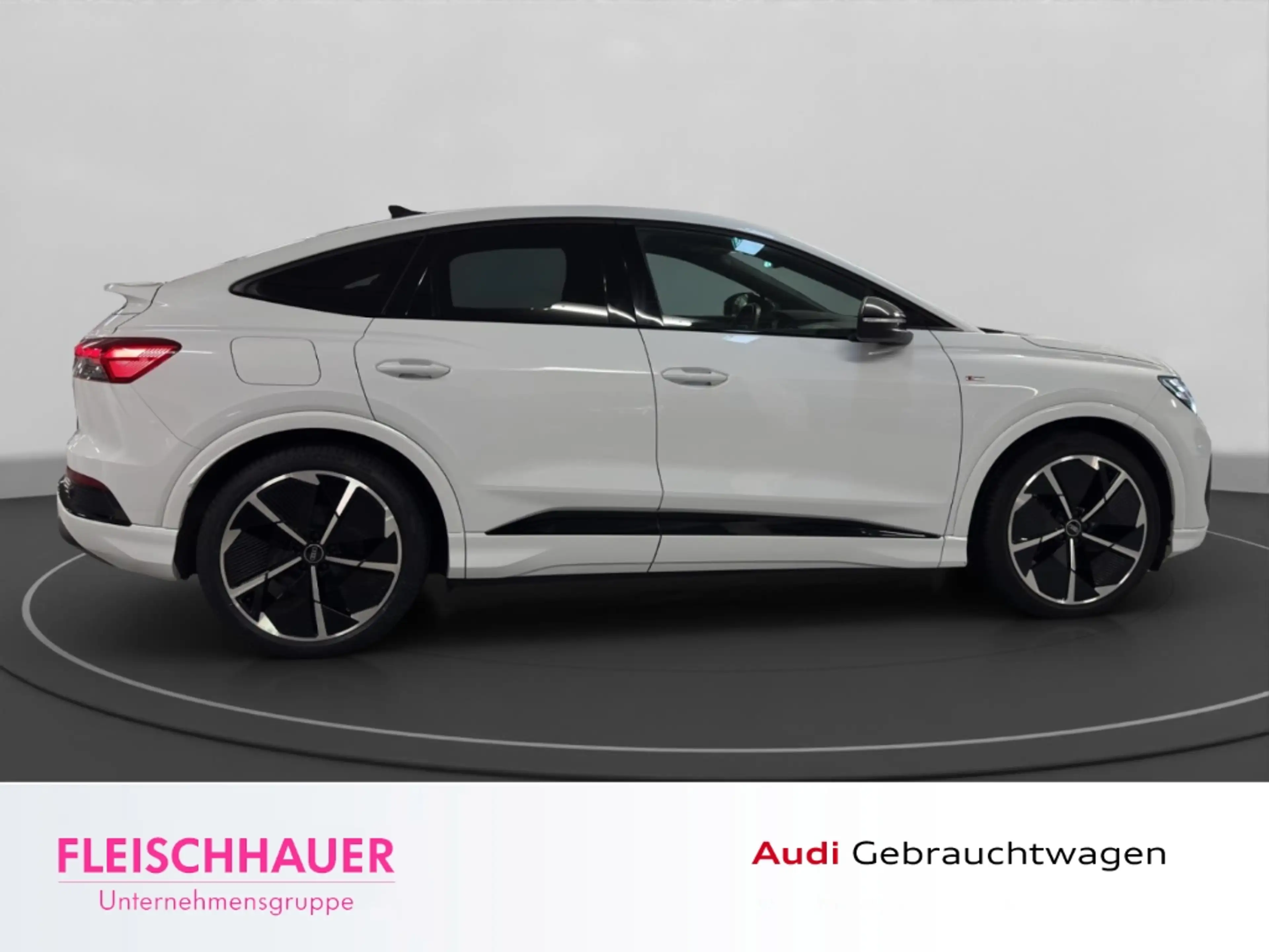 Audi Q4 e-tron e-tron Sportback 40 S-Line+Matrix+AHK+Pano+21''+AC — photo 8