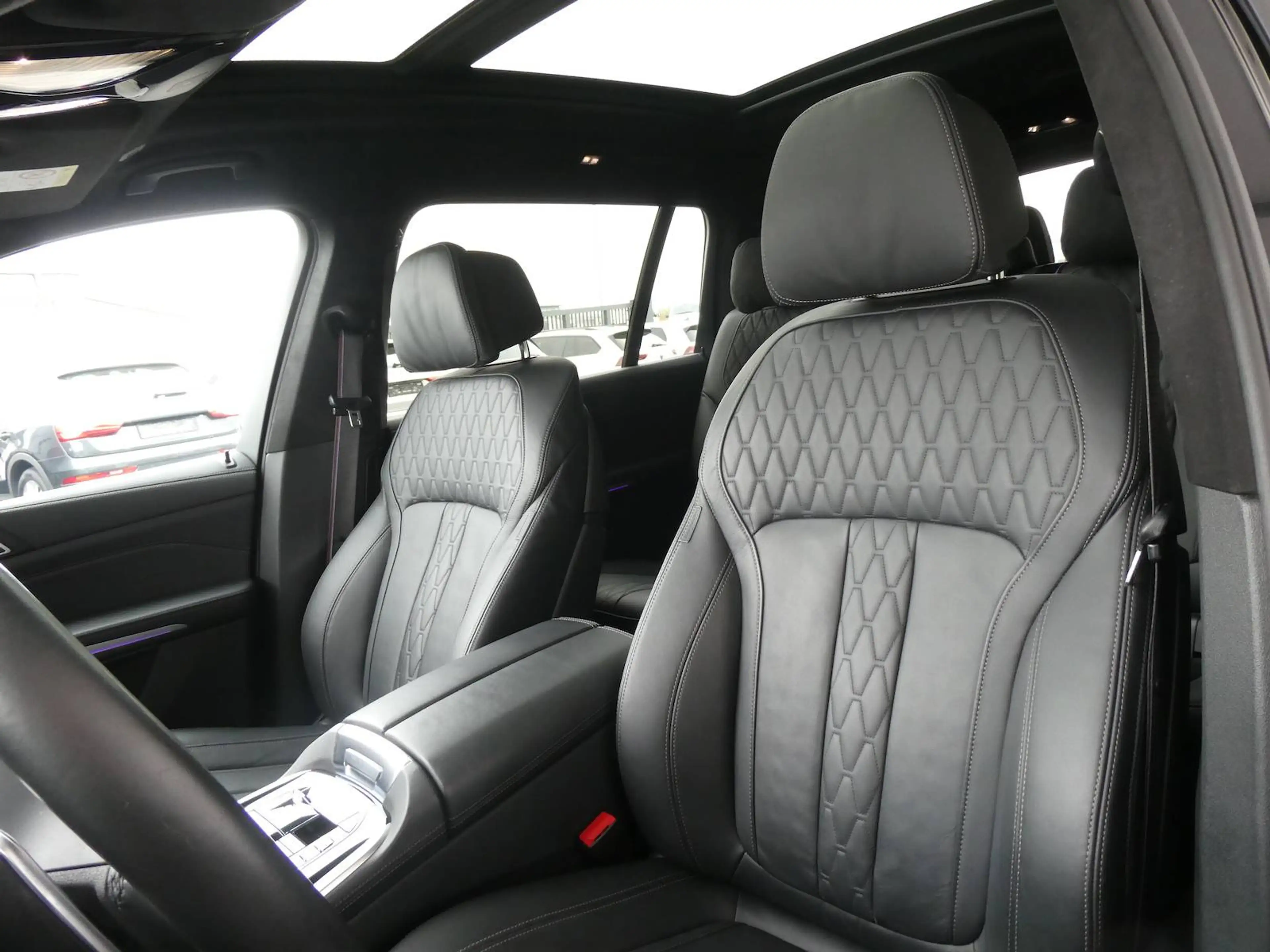 BMW X7 xDrive 40 d M Sport — photo 10