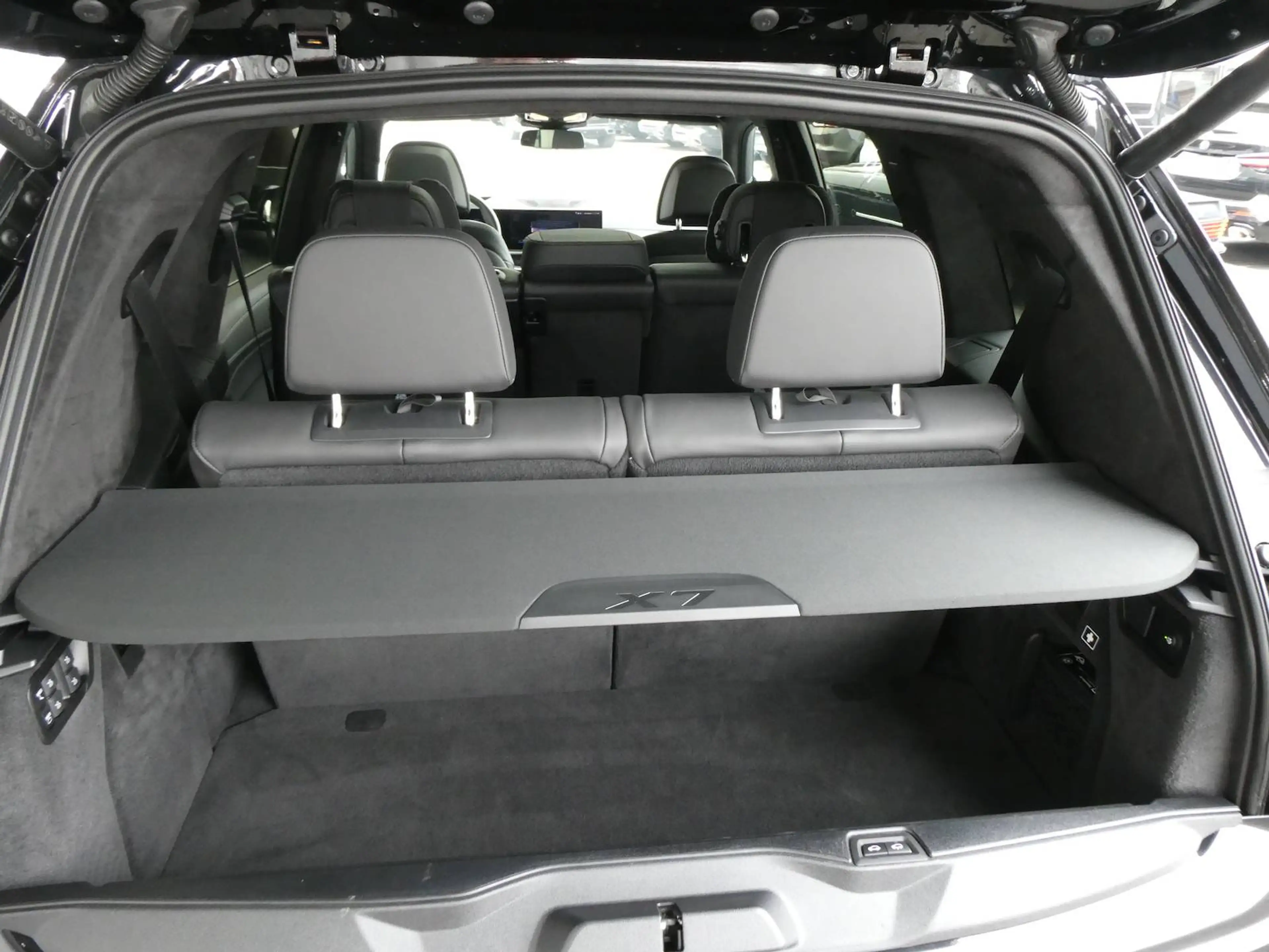 BMW X7 xDrive 40 d M Sport — photo 15