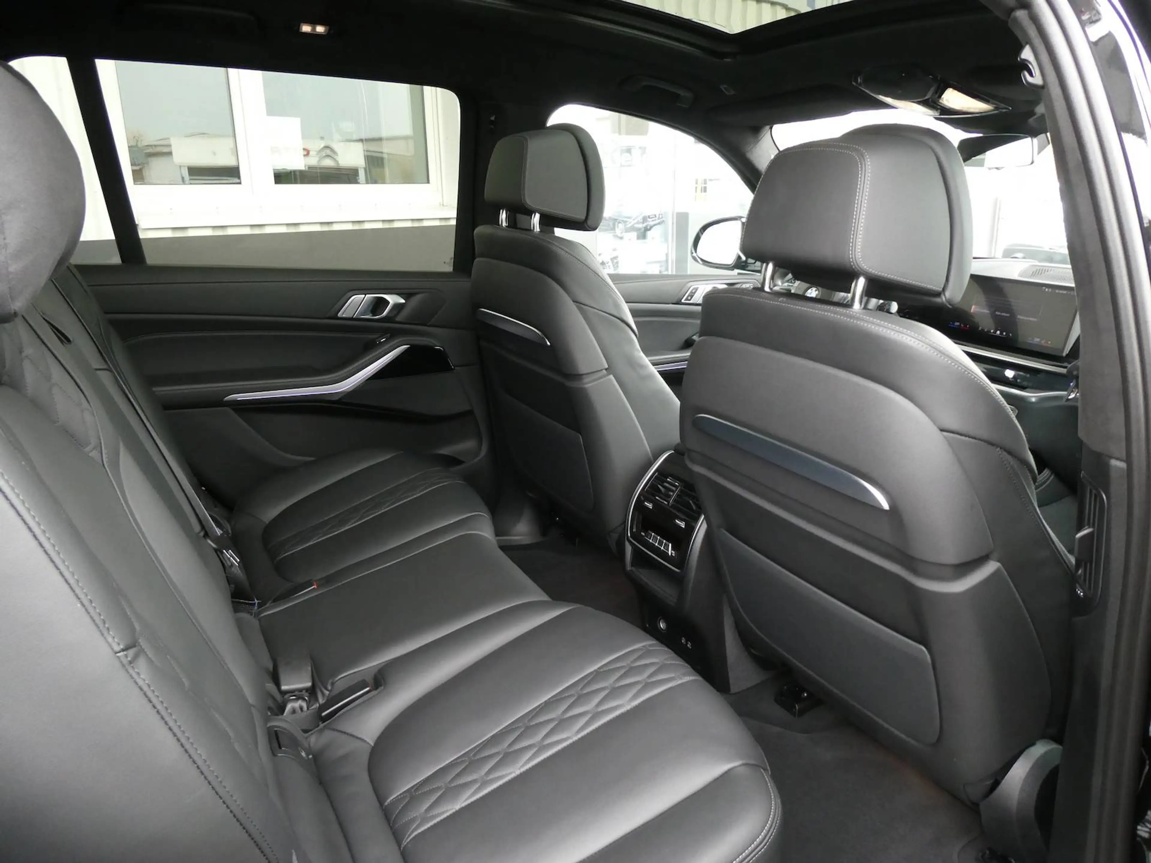 BMW X7 xDrive 40 d M Sport — photo 11