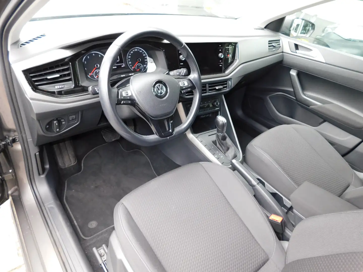 Volkswagen Polo 1.0TSI 95PK DSG HIGHLINE!! All-in Prijs! Grigio - 2