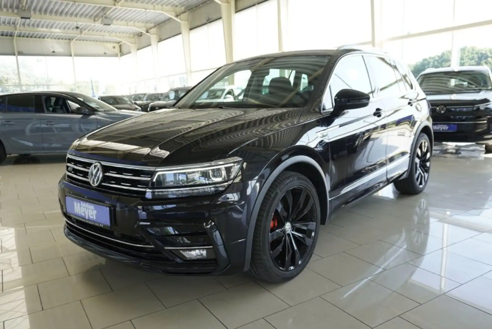 Volkswagen Tiguan R-Line 2,0TSI 4Motion aAHK/8*Alu/ACC/LED/Navi Black - 1
