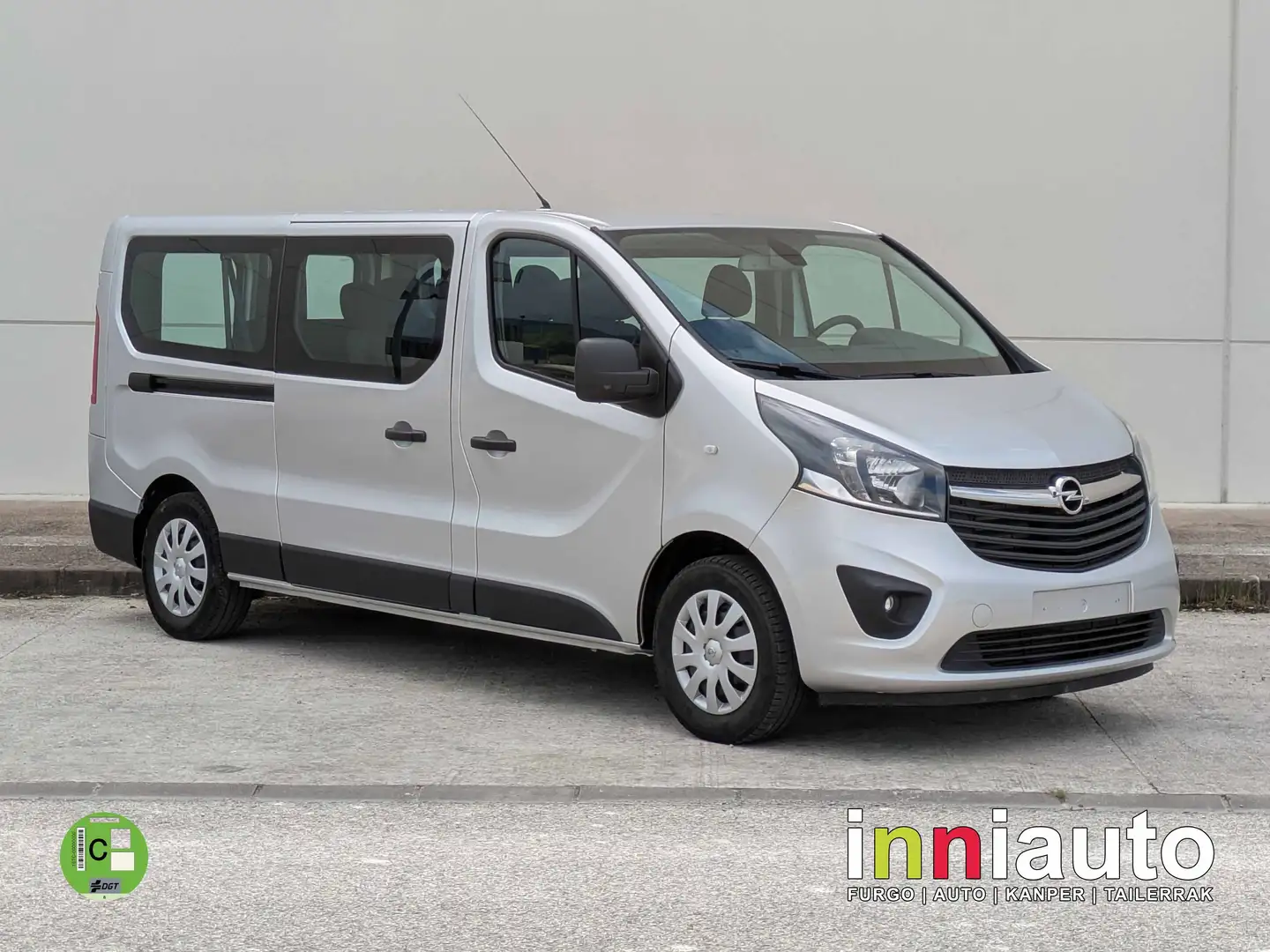 Opel Vivaro Combi 9 1.6CDTi Biturbo S/S 29 L2 125 Gris - 1