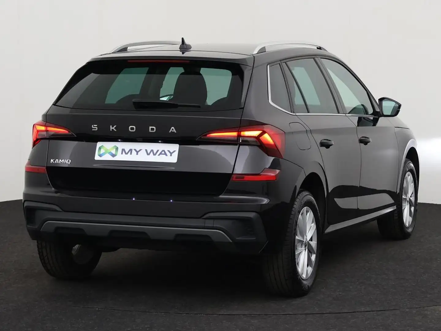 Skoda Kamiq CORPORATE 1.0 TSI 115 PK DSG-7 / ACC / Camera / Apple Carplay Zwart - 2