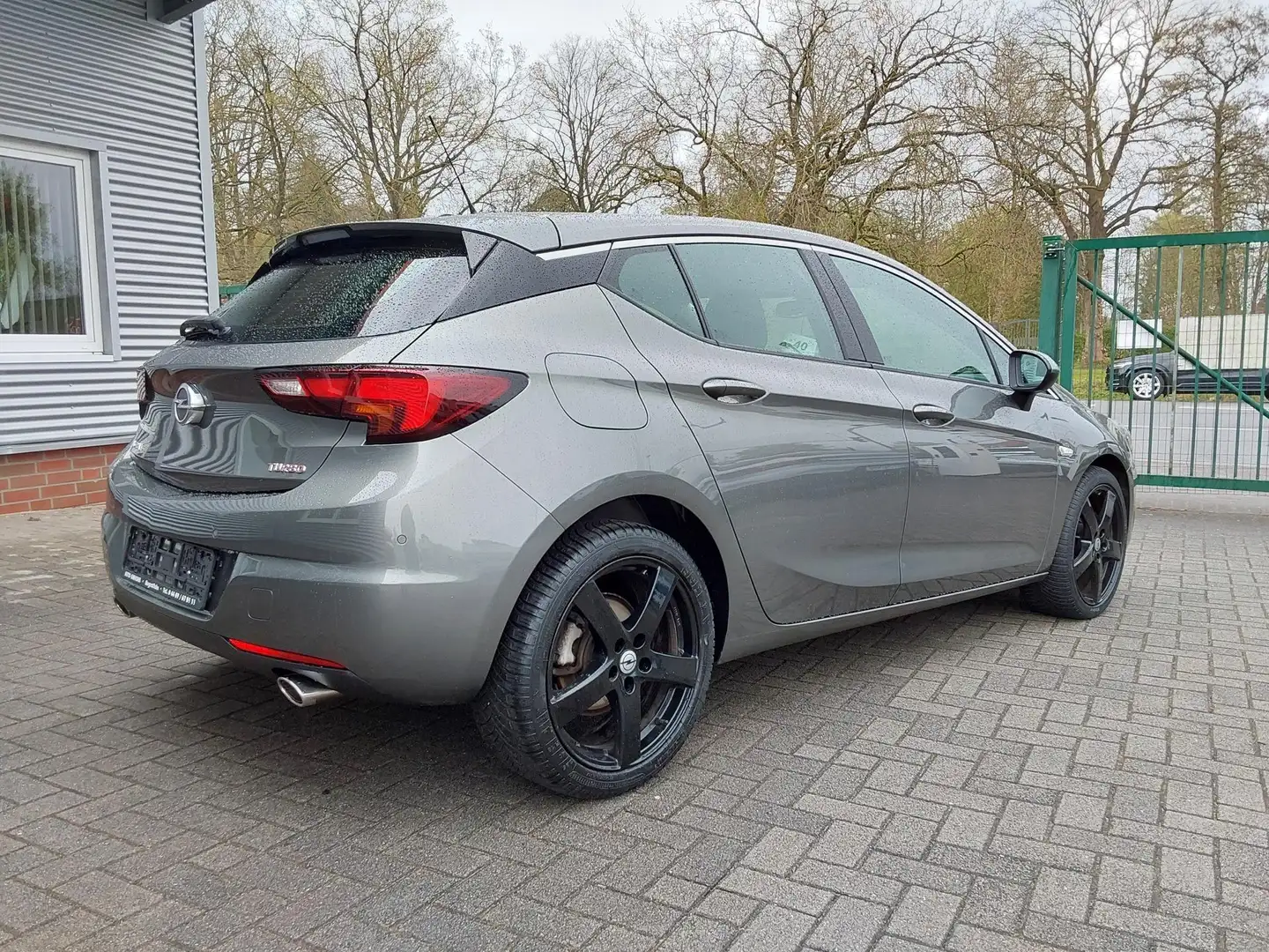 Opel Astra 1.6 Turbo Active APP/PDC/GJR 147 kW (200 PS), S... Grau - 2