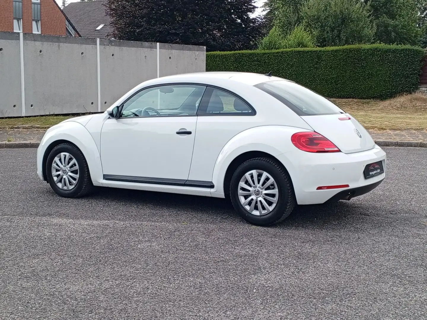 Volkswagen Beetle Lim. Basis BMT*wenig km*Klima*1 Hand* Weiß - 2