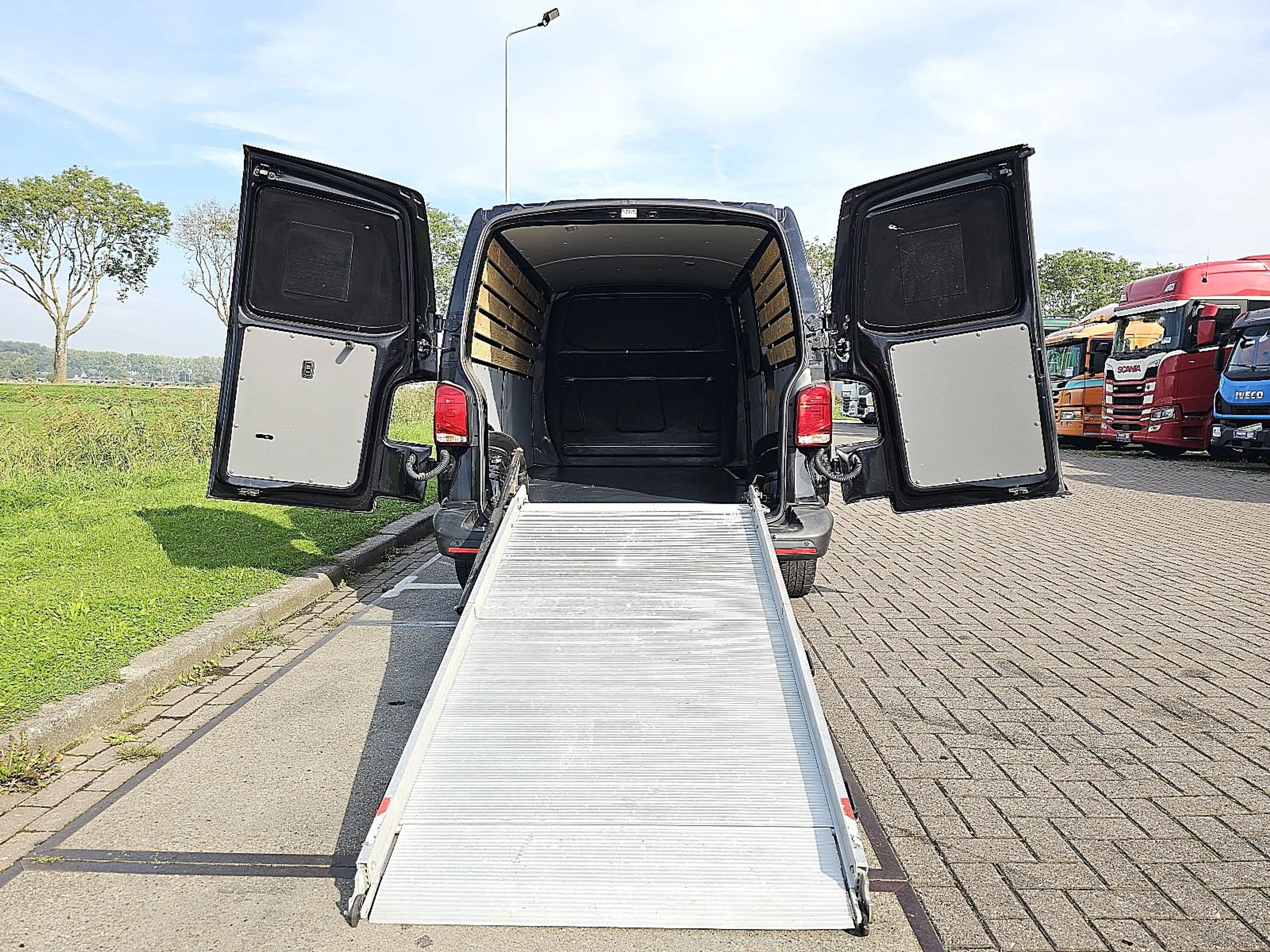 Volkswagen Transporter 2.0 TDI ac automaat EURO6 — photo 10