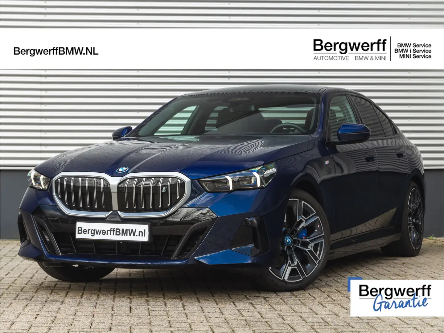 BMW i5 eDrive40 M-Sport - Pano - Comfortzetels - Stoelven Blauw - 1