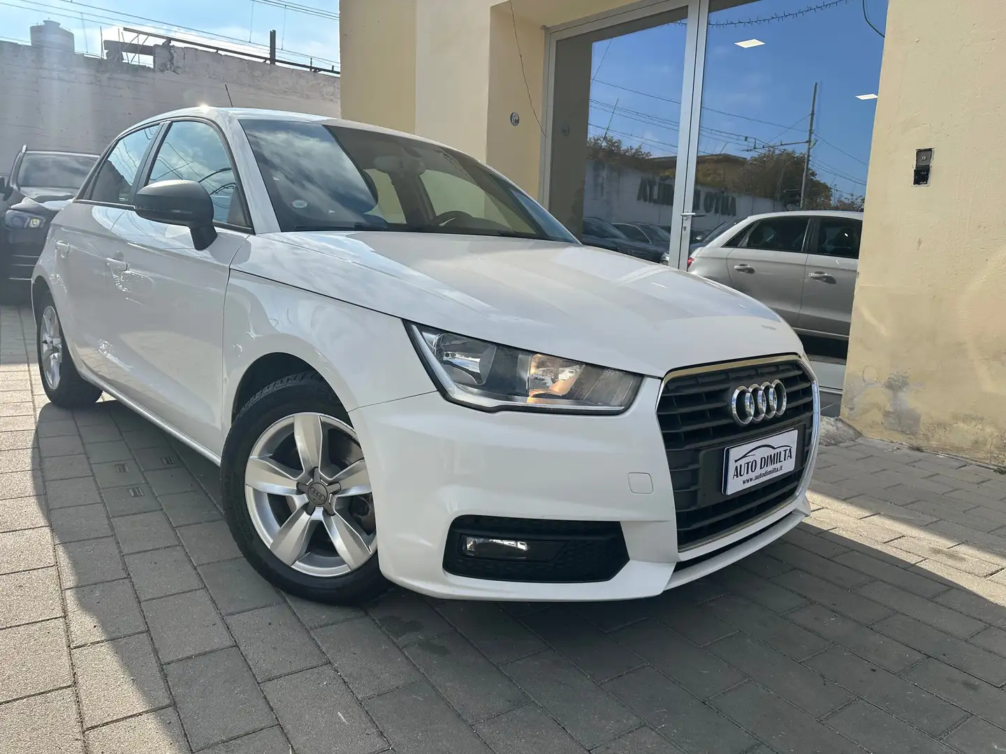 Audi A1 A1 Sportback 1.6 tdi  116 CV Blanc - 1