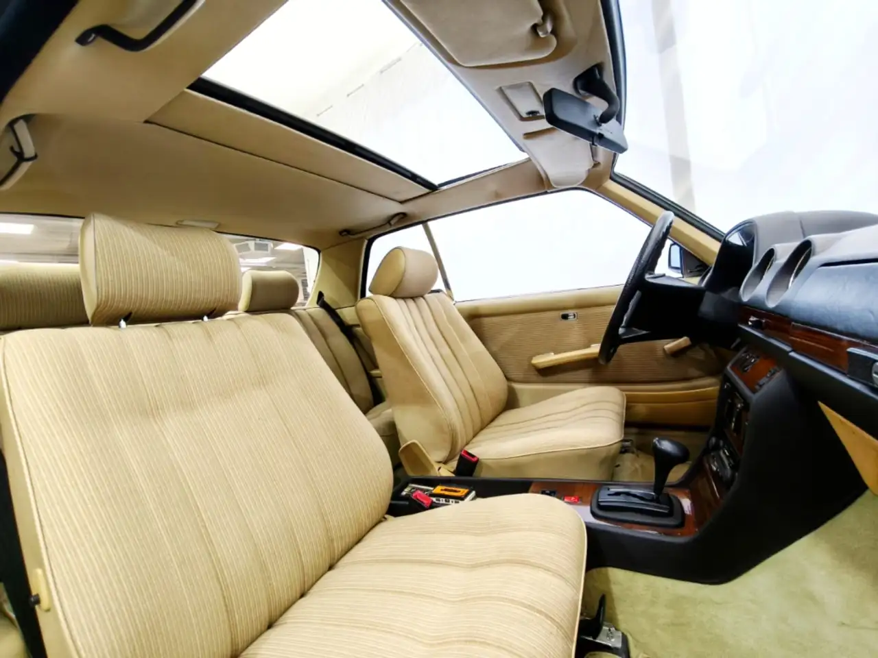 Mercedes-Benz 230 CE Coupe braun beige H-Zulassung AT Schiebedach W1, foto 11