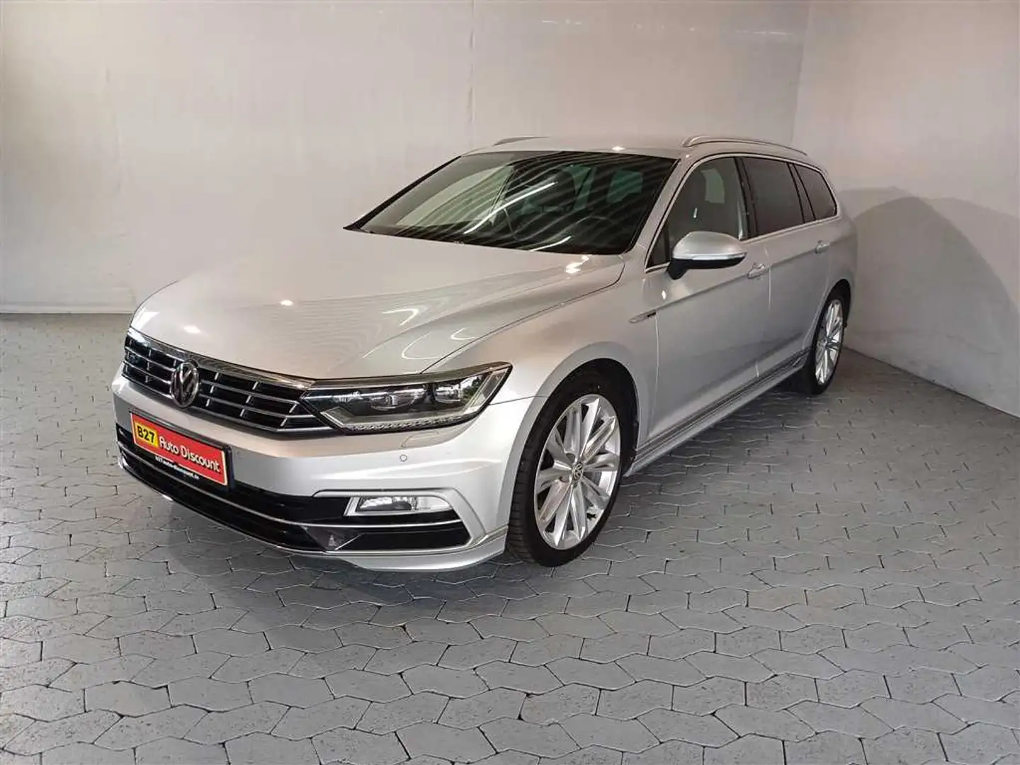 Volkswagen Passat 2.0 TDI 4Motion Highline R-Line DSG NAVI+SHZ Argento - 1