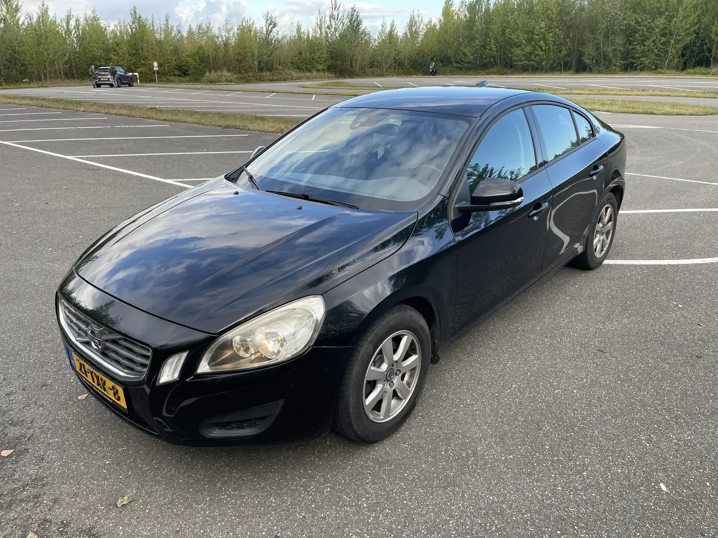 Volvo S60 1.6 T3 Kinetic Zwart - 2