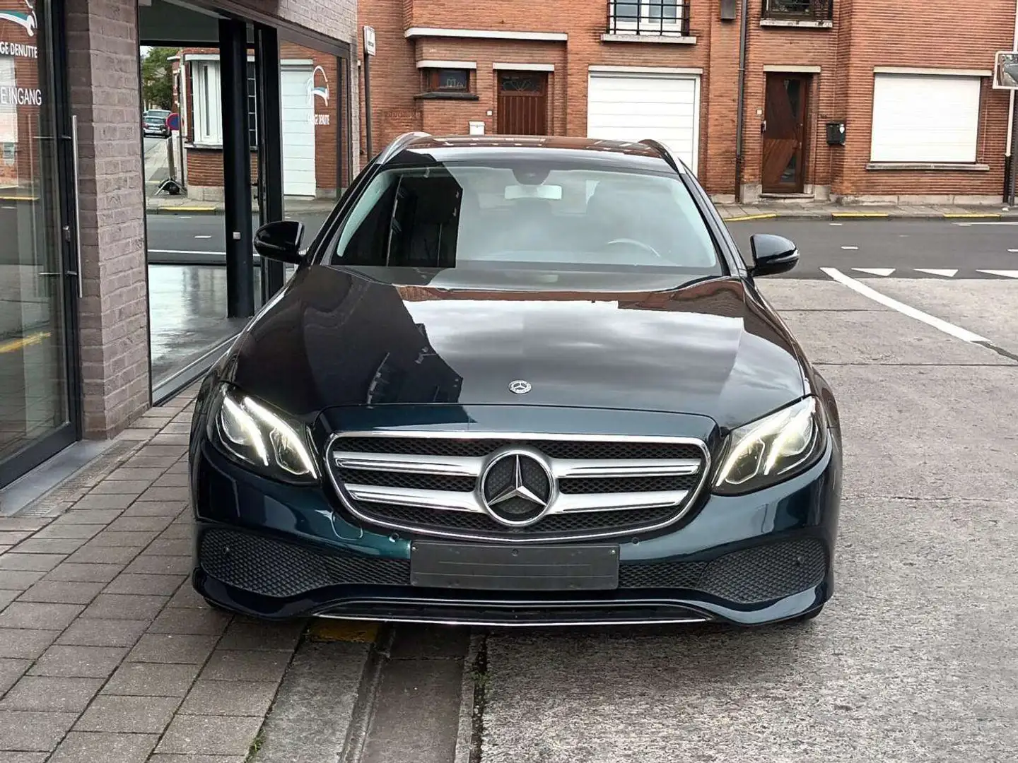 Mercedes-Benz E 200 Avantgarde Vert - 2