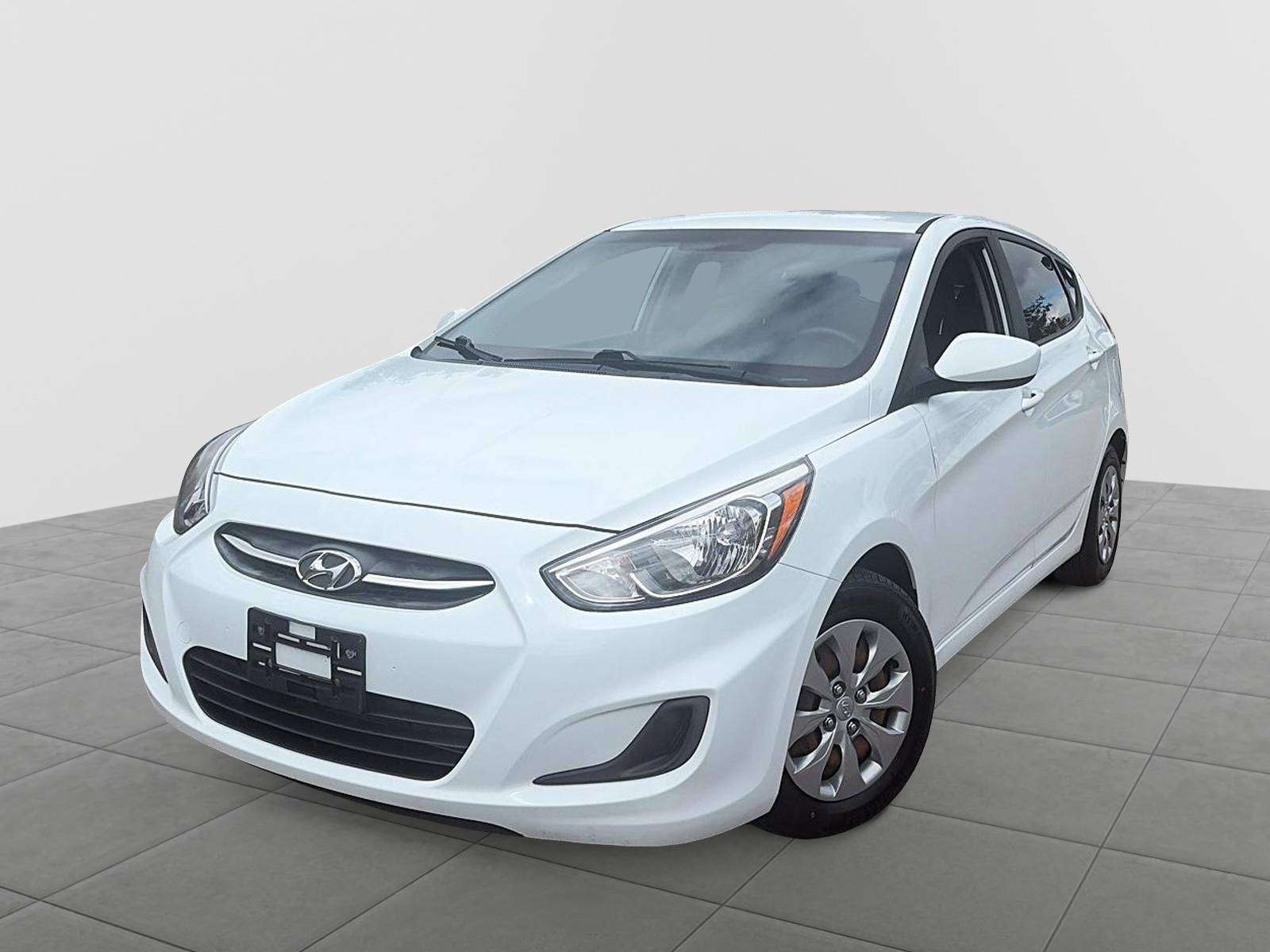 2017 Hyundai Accent SE 4-Door Hatchback FWD