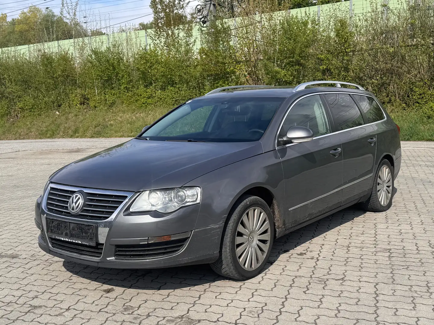 Volkswagen Passat Variant V6 3.2 Highline 4Motion DSG Grau - 1