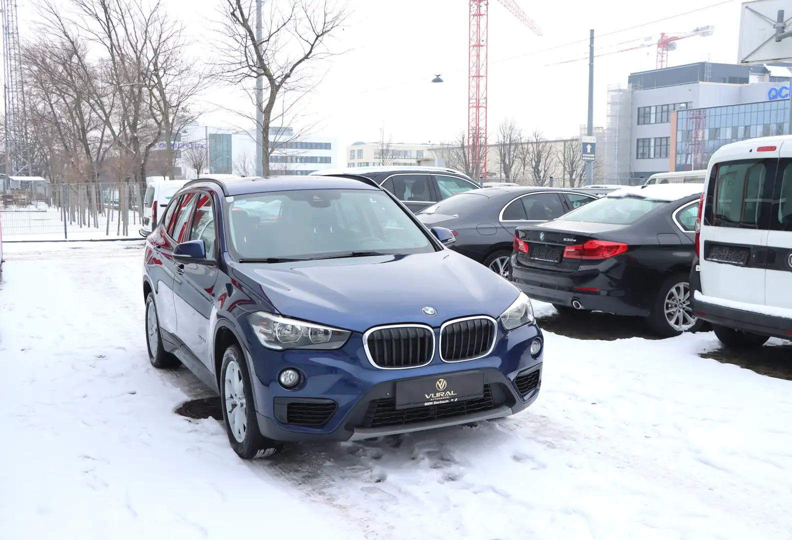 BMW X1 xDrive 18 d Advantage Aut. Blau - 2