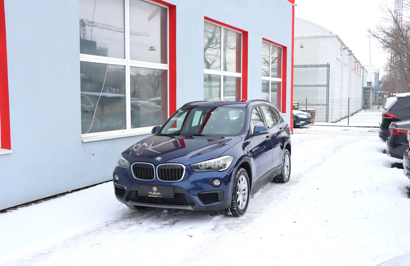 BMW X1 xDrive 18 d Advantage Aut. Blau - 1