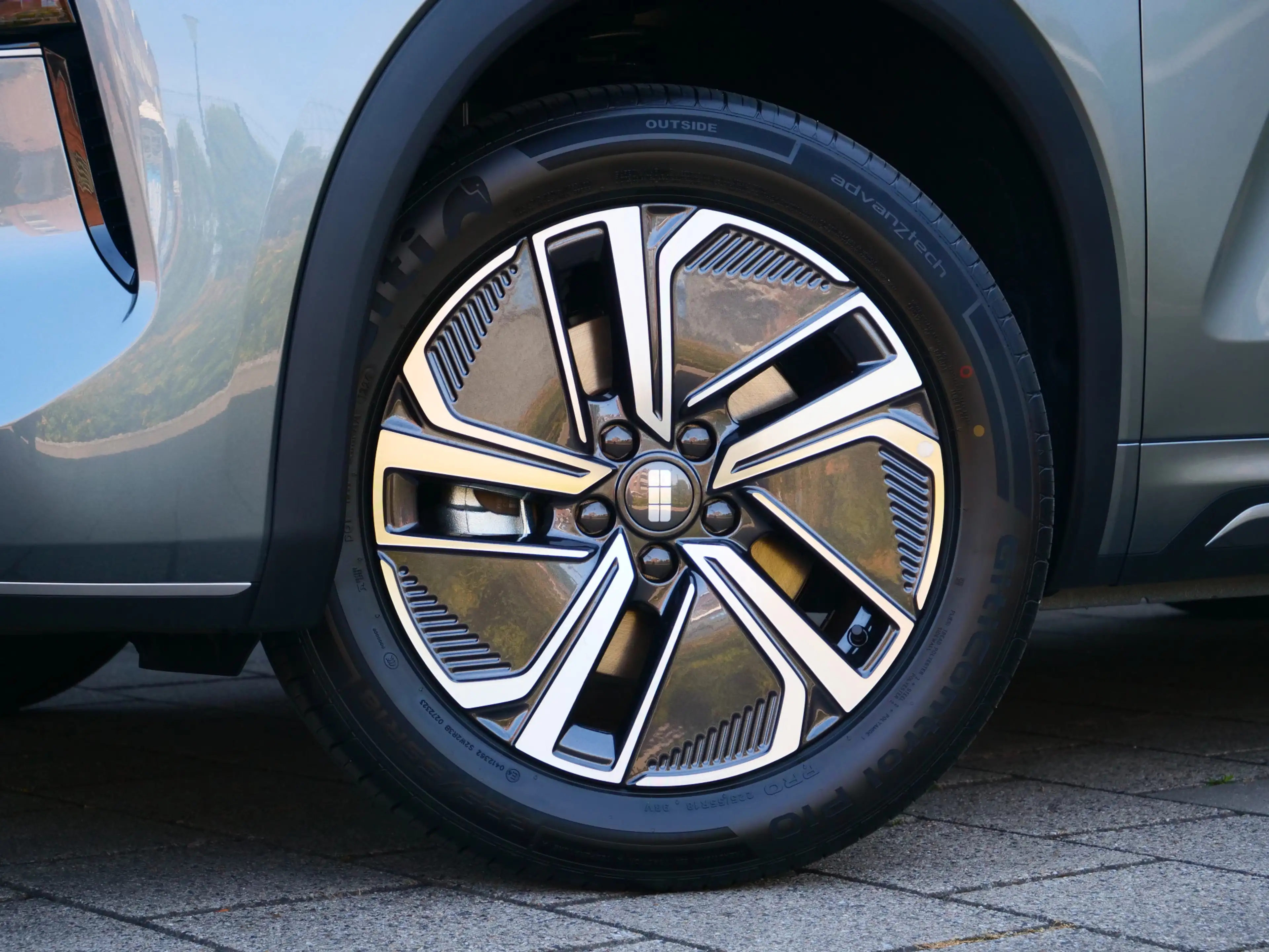 Geely Starray EM-i 1.5 Pro 262 Pk Automaat Navi / DAB / Camera / Appl — photo 34