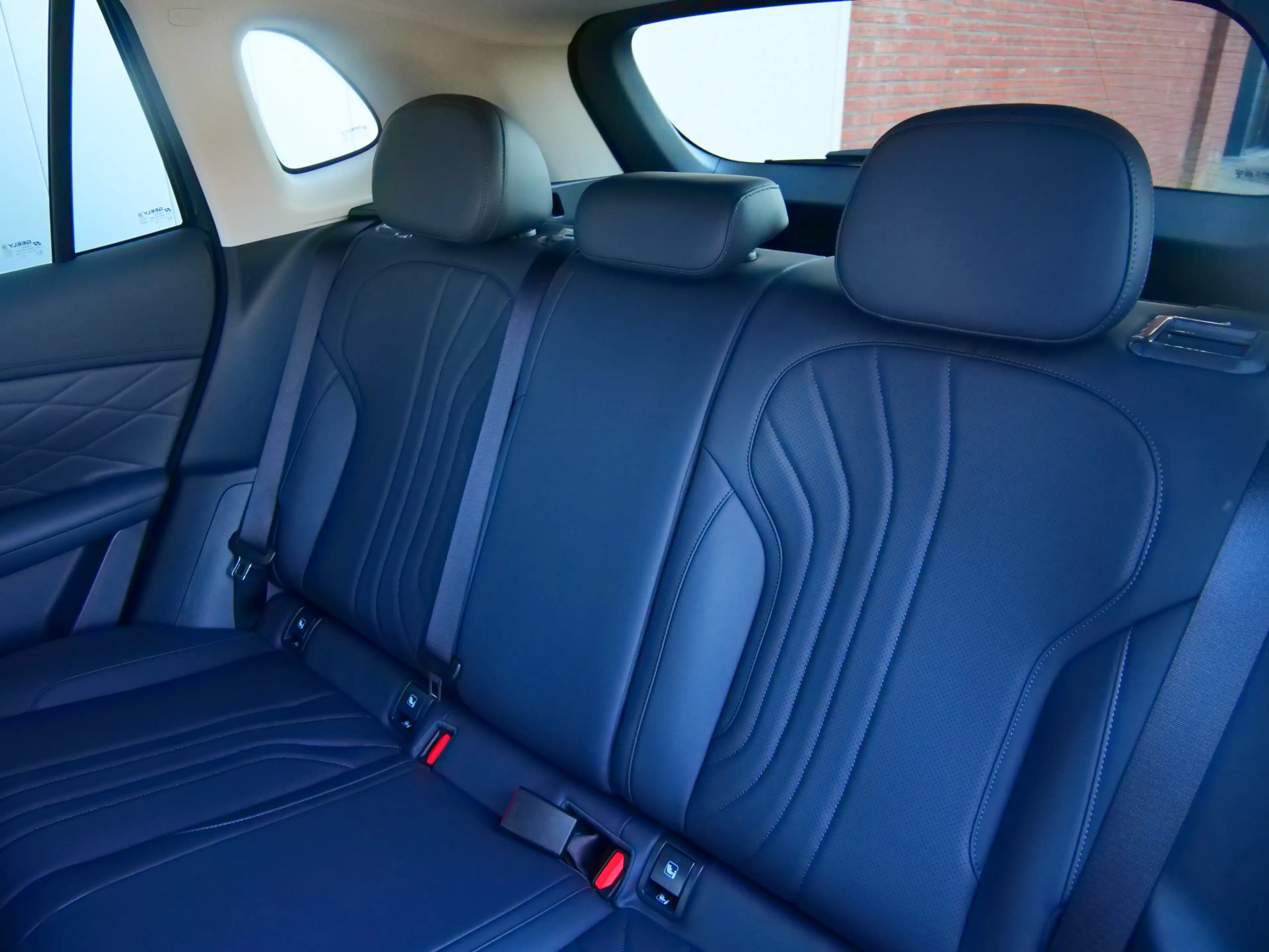 Geely Starray EM-i 1.5 Pro 262 Pk Automaat Navi / DAB / Camera / Appl — photo 6