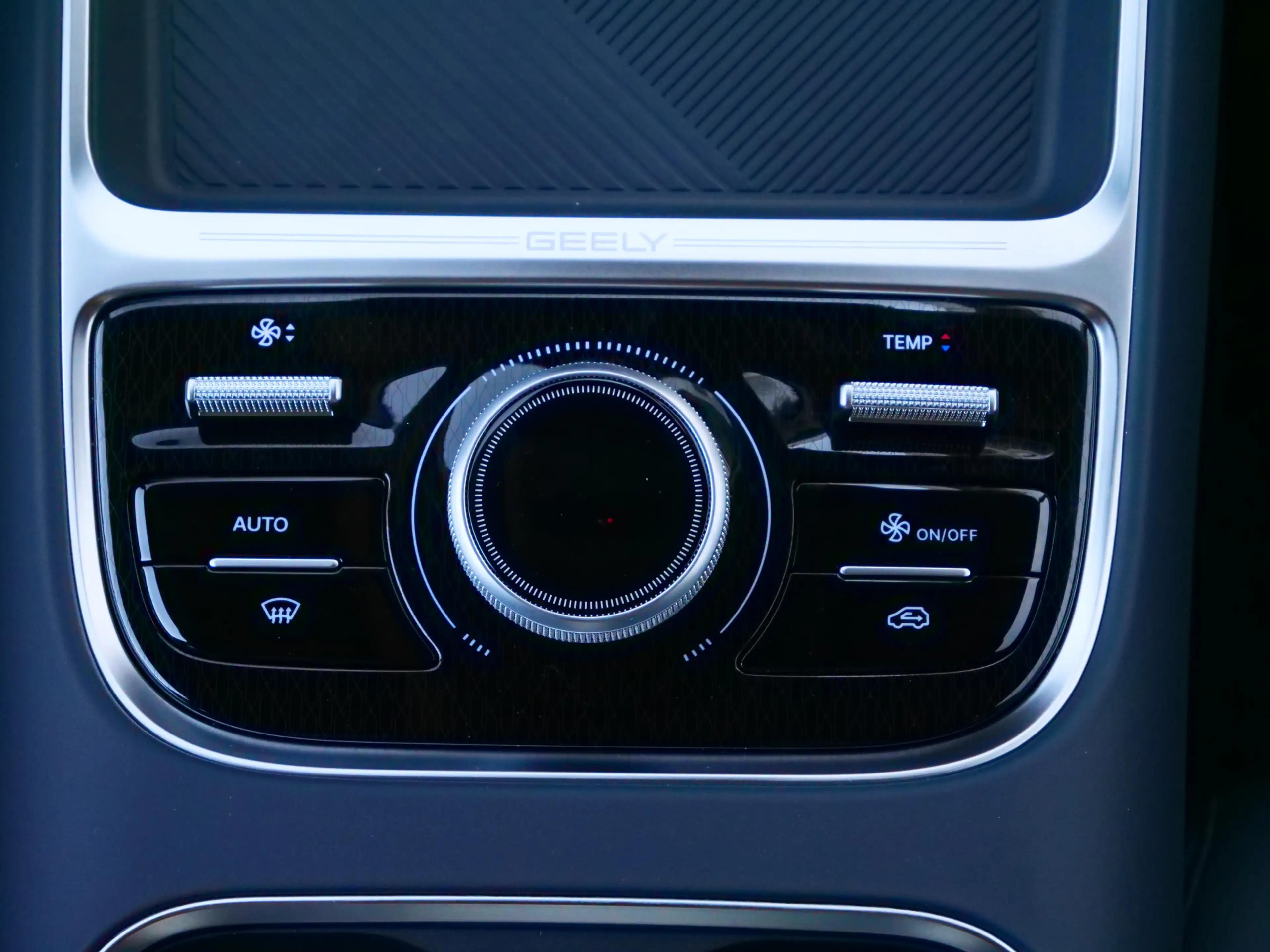Geely Starray EM-i 1.5 Pro 262 Pk Automaat Navi / DAB / Camera / Appl — photo 12