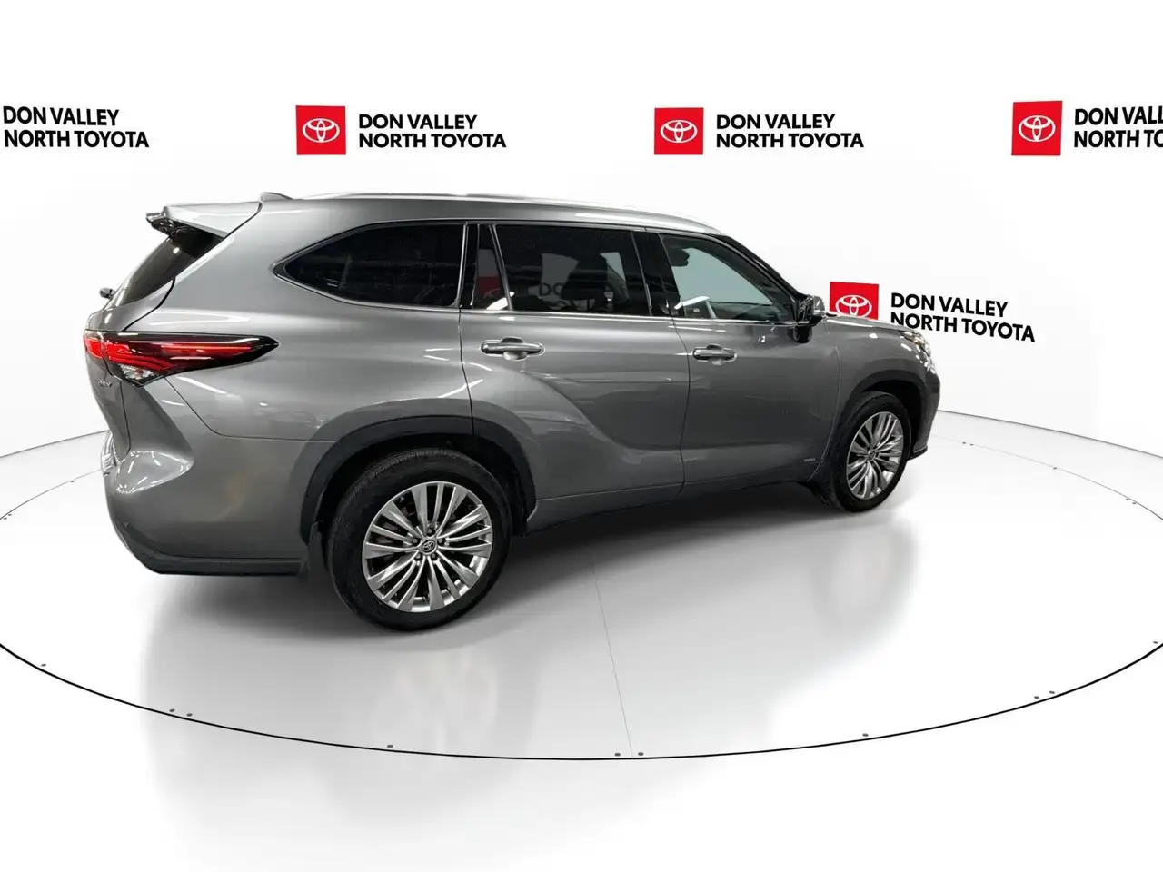 Toyota Highlander снимка Toyota Highlander