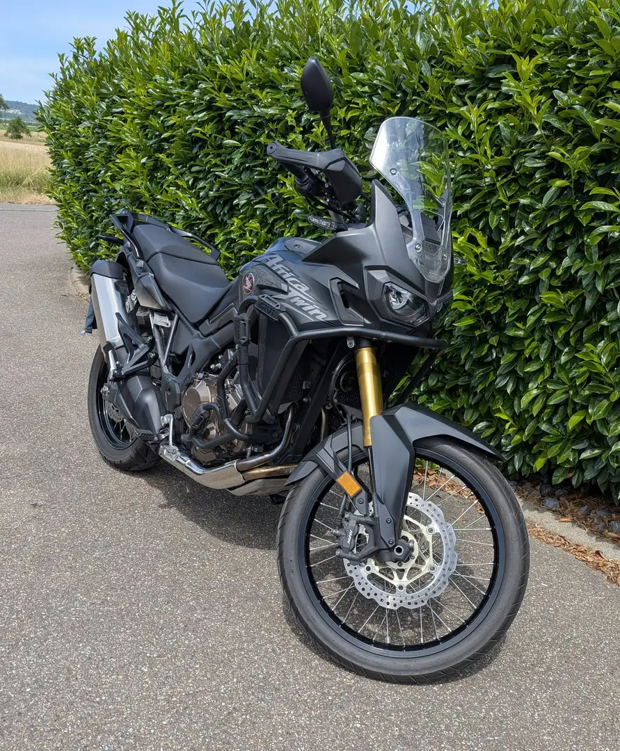 Honda CRF 1000 crna - 1