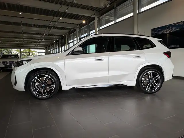BMW X1 view 4