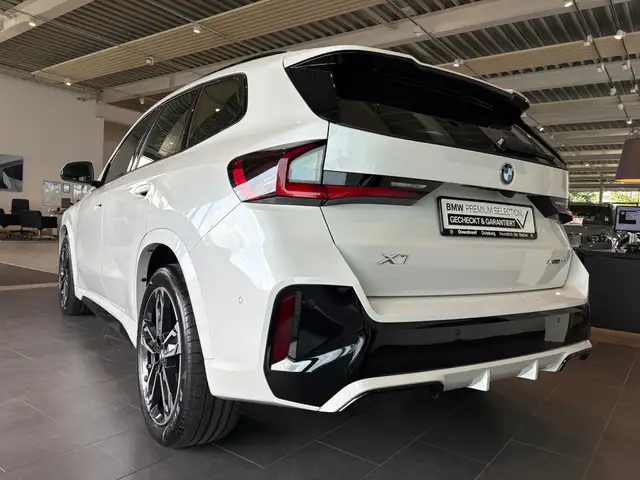 BMW X1 view 5
