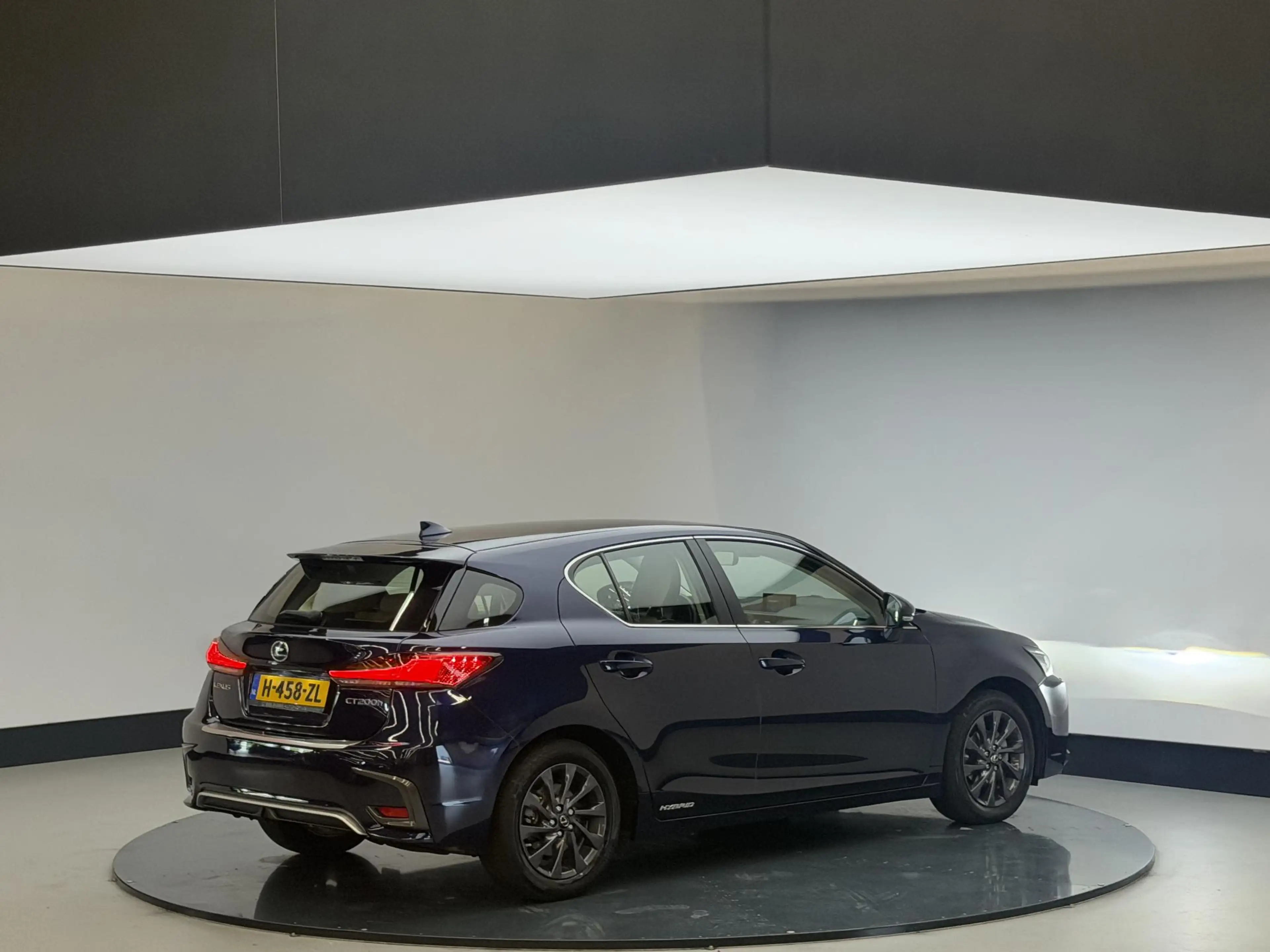 Lexus CT 200h Luxury Line | Leer | Adaptieve cruise control | Ve — photo 8