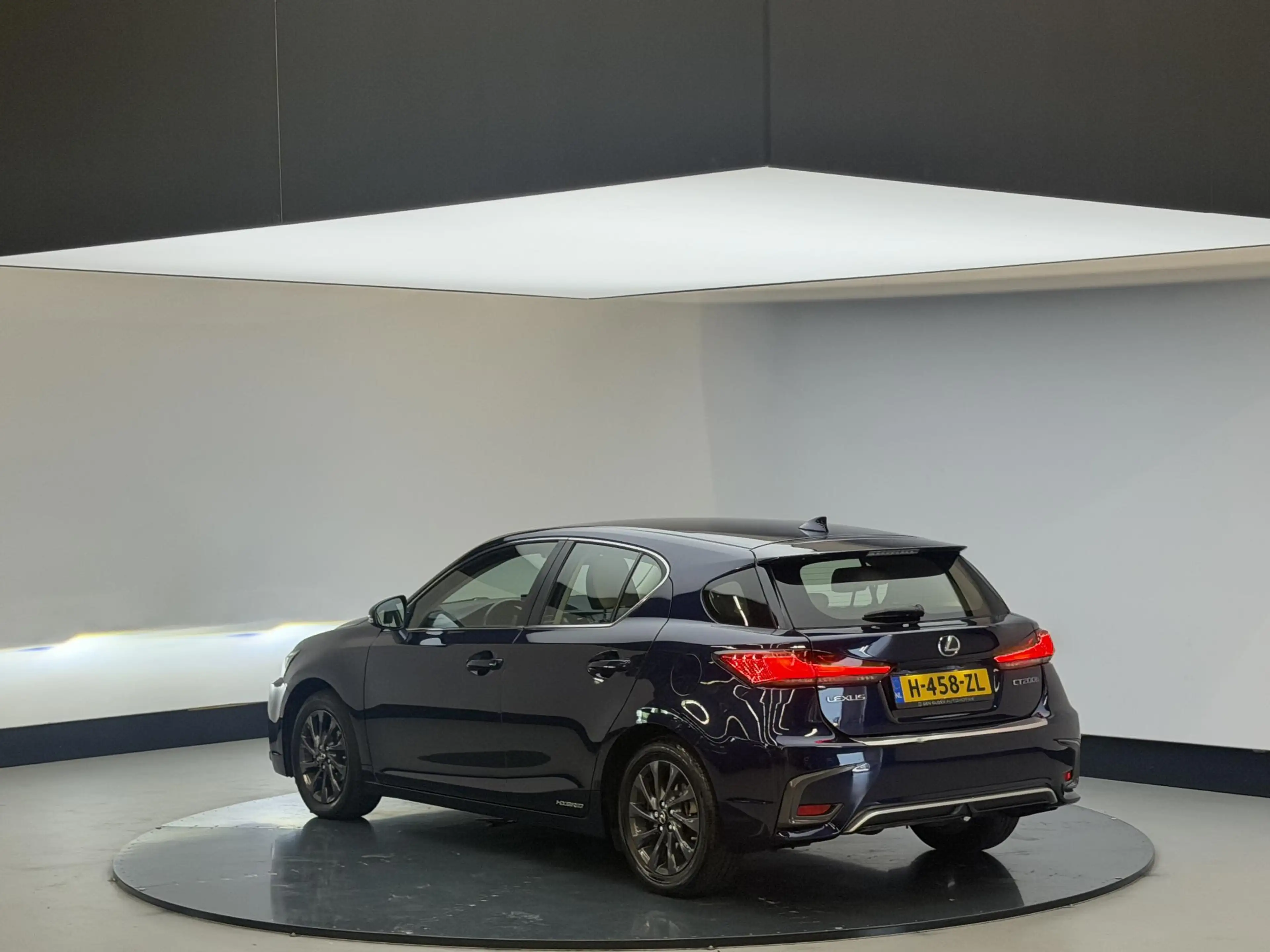 Lexus CT 200h Luxury Line | Leer | Adaptieve cruise control | Ve — photo 2