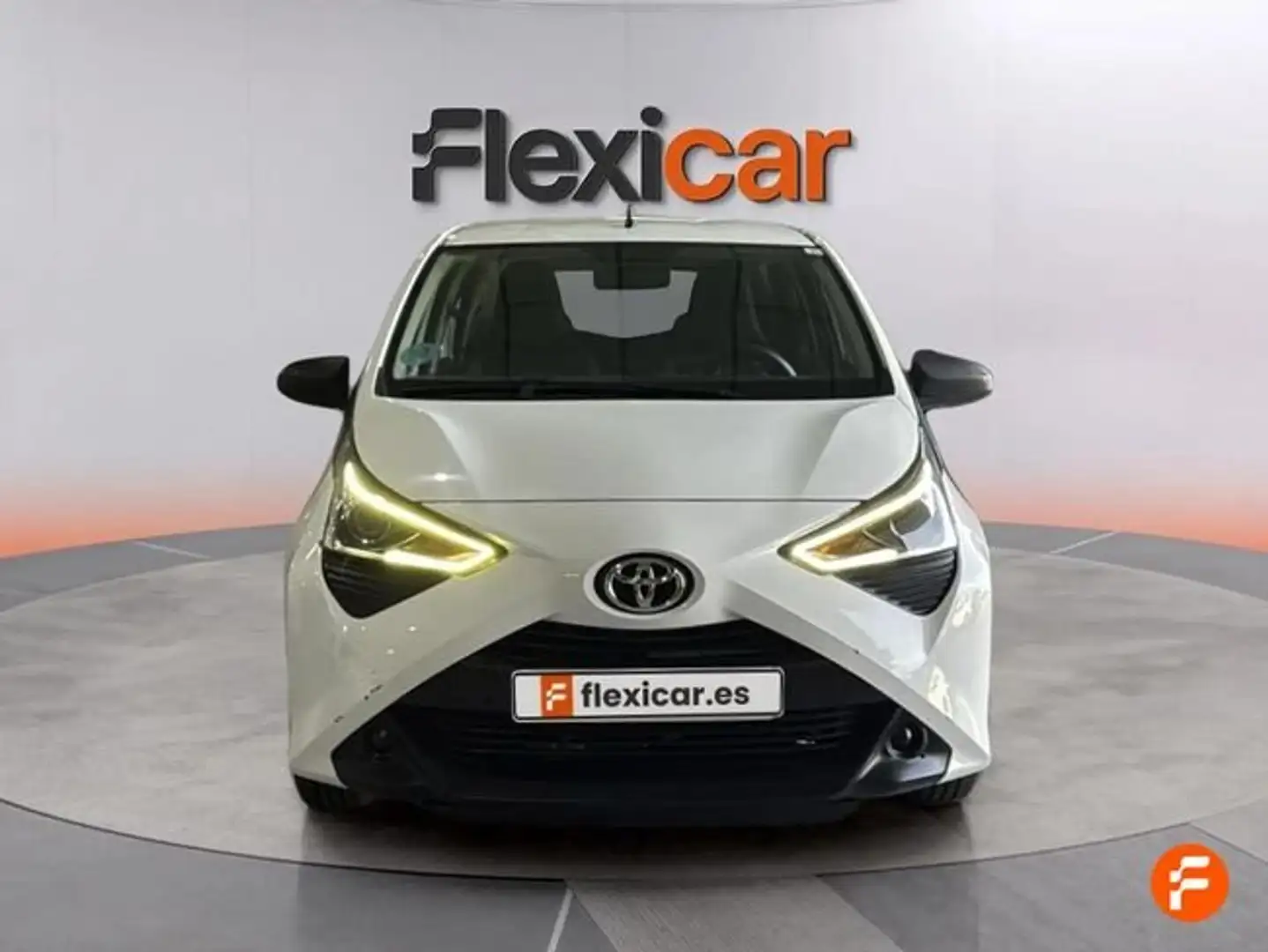 Toyota Aygo 70 x-play Blanco - 2