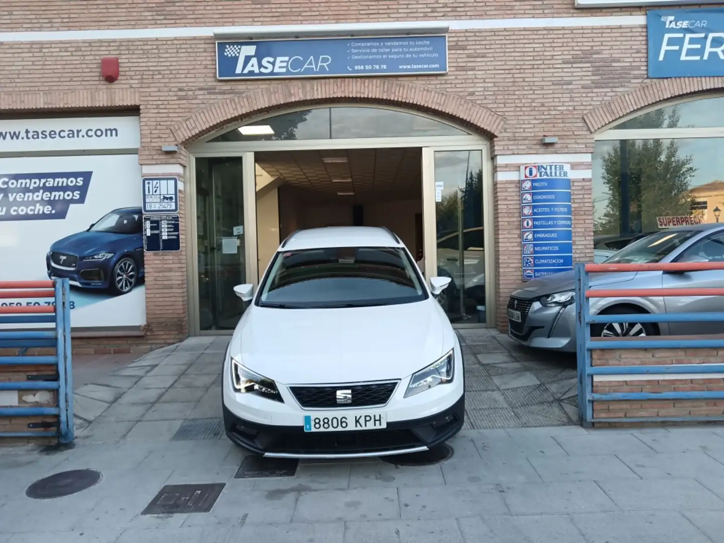 SEAT Leon 2.0TDI CR S&S 4Drive DSG7 150 Blanc - 1