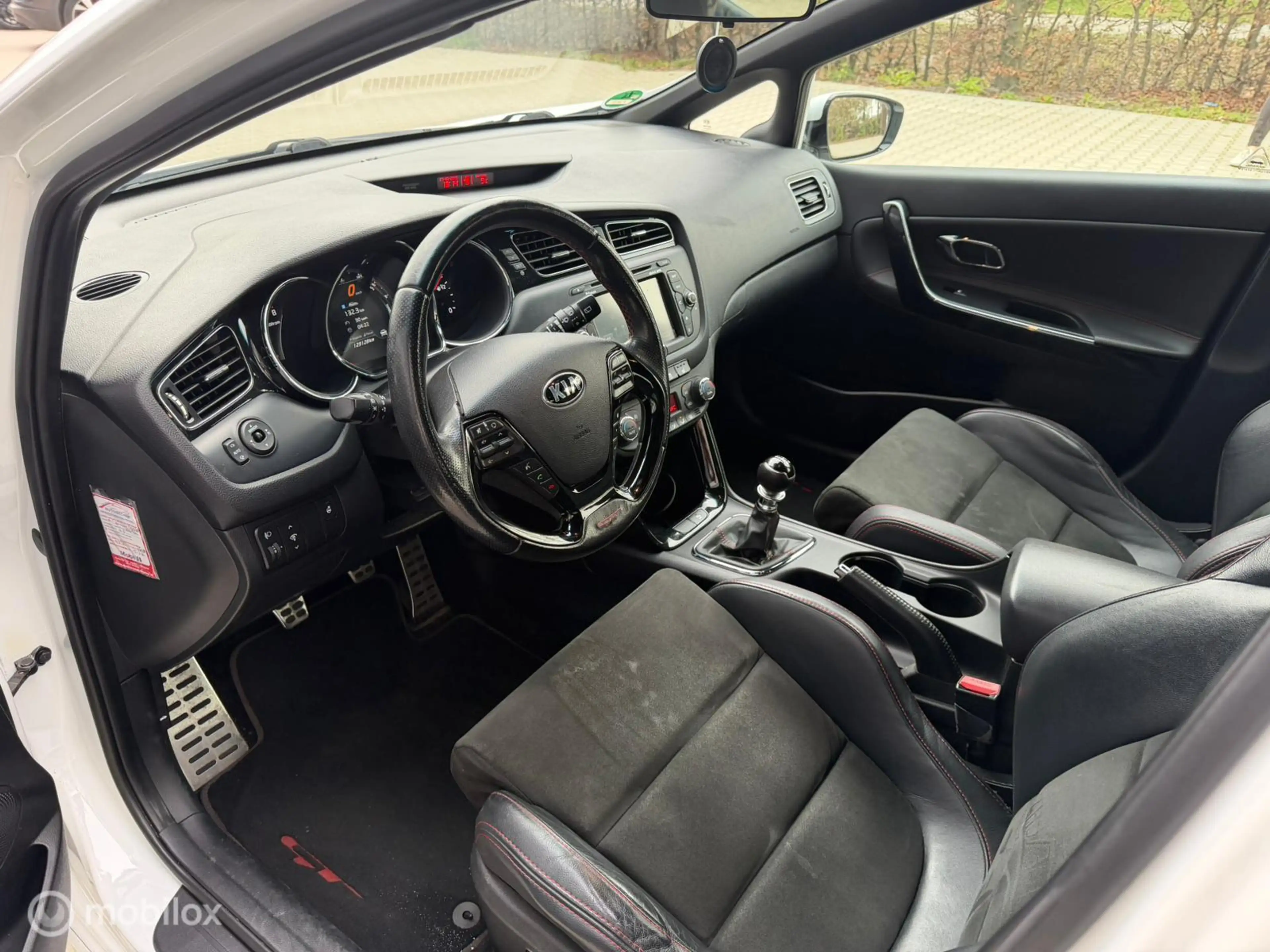 Kia Ceed / cee'd 1.6 GT I 204PK I Xenon I Stuurverw I NW APK Stoelv — photo 6