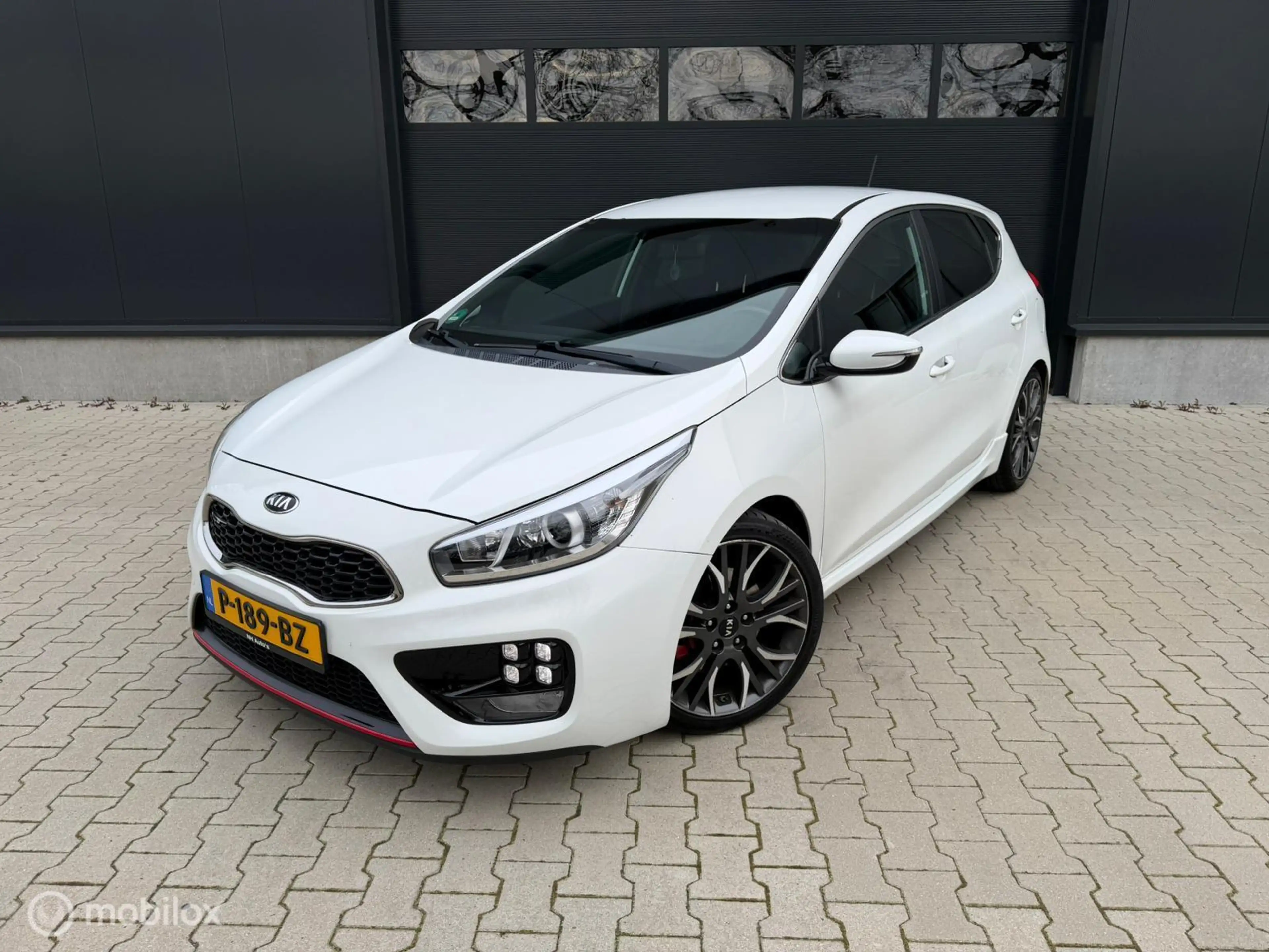 Kia Ceed / cee'd 1.6 GT I 204PK I Xenon I Stuurverw I NW APK Stoelv