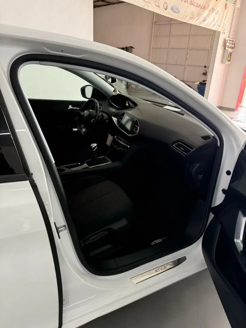 Peugeot 308 1.5BlueHDi S&S Style 130 Blanc - 2