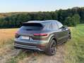 Porsche Cayenne Cayenne III Turbo S E-Hybrid PHEV 17,9 kWh Aut. Grau - thumbnail 3