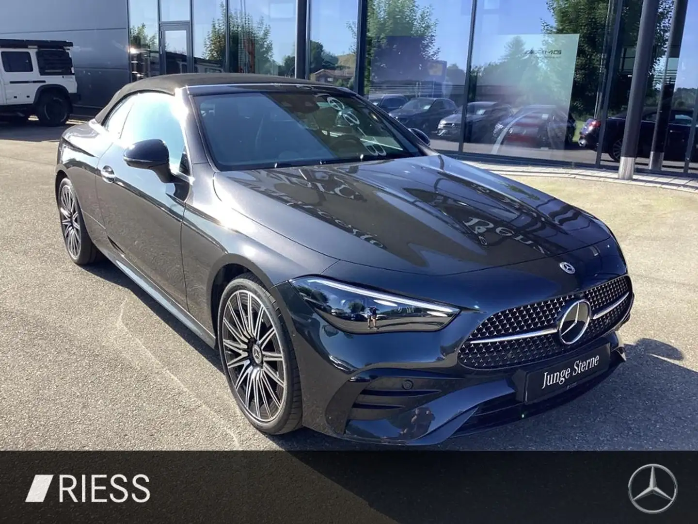 Mercedes-Benz CLE 450 4MATIC Cabriolet Luft STH W-Paket ACC Grau - 2