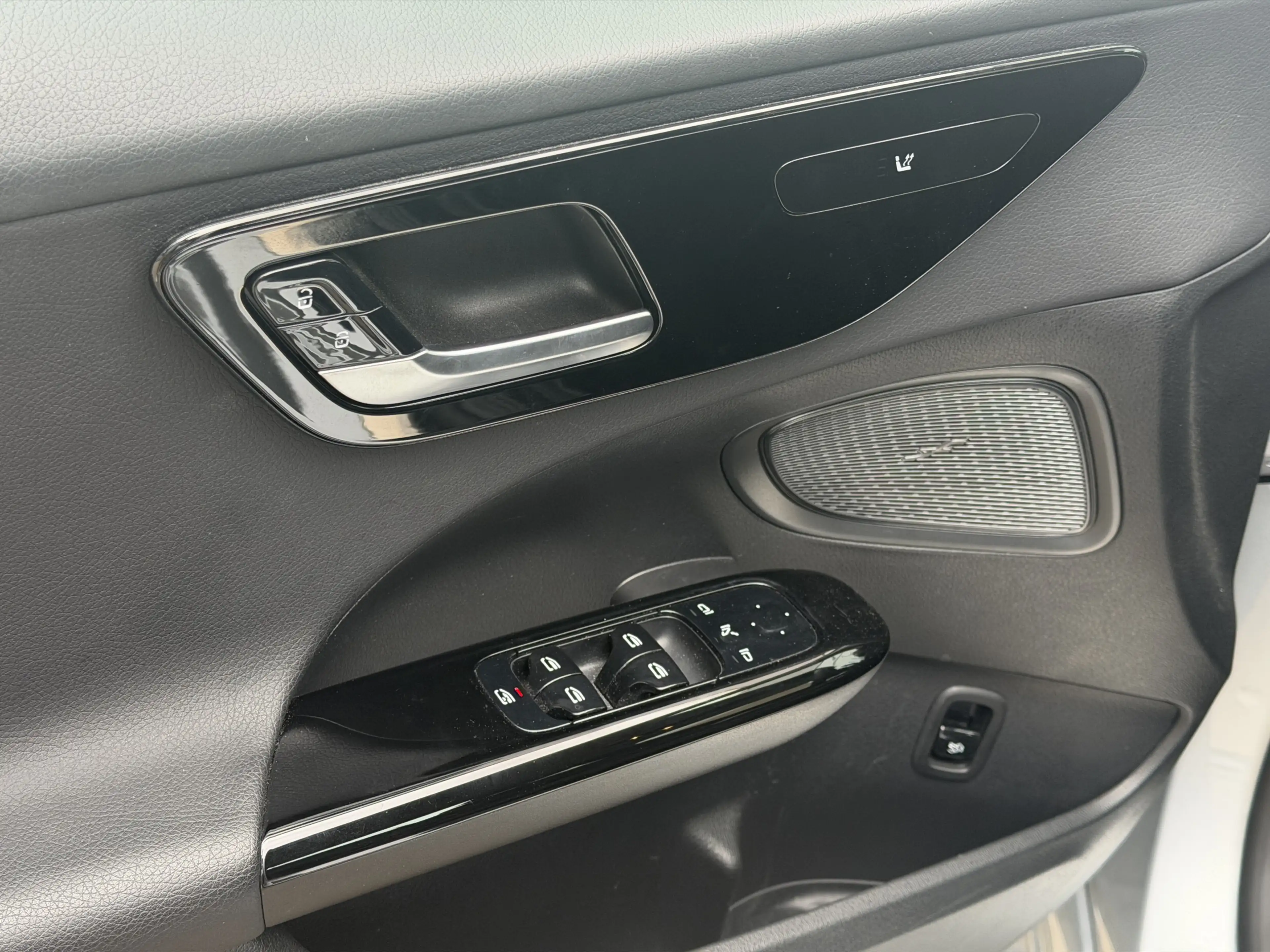 Mercedes-Benz C 200 200 d T 9G-TRONIC | RFK | LED | DAB — photo 11