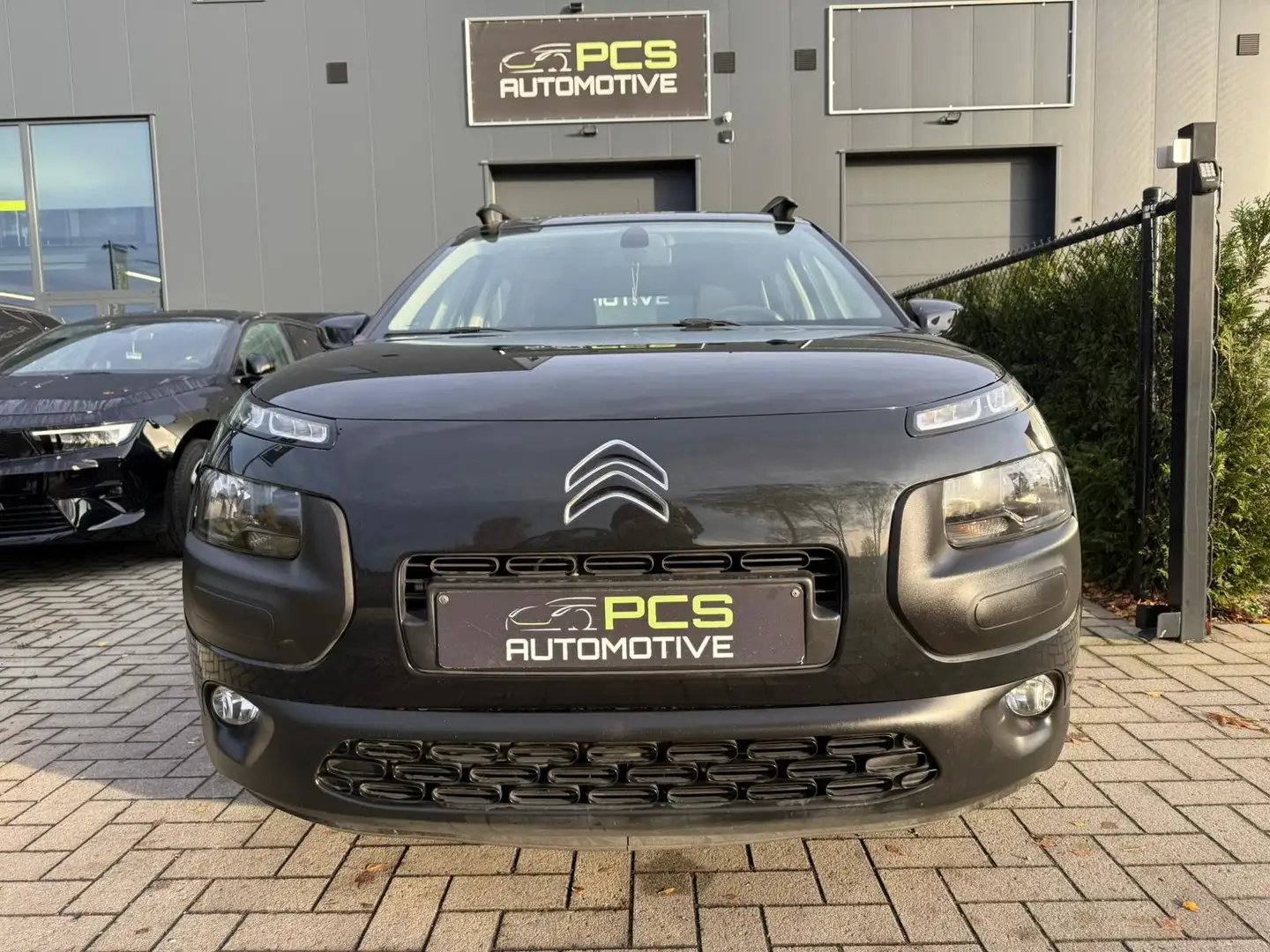 Citroen C4 Cactus 1.2i PureTech / 2017 / 1e eigenaar / 138.000 km Zwart - 2