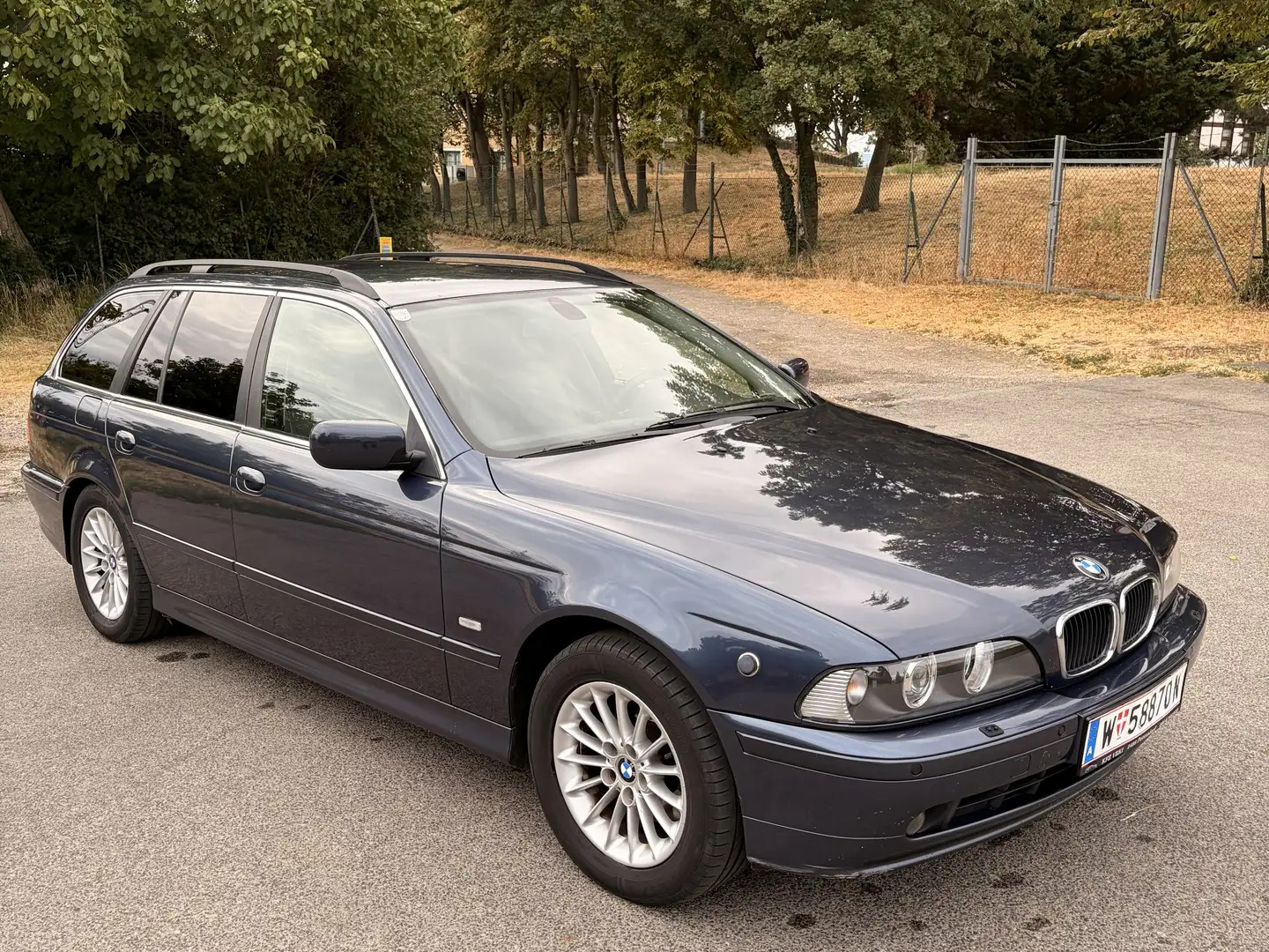 BMW 530 530d touring Aut. Blau - 1