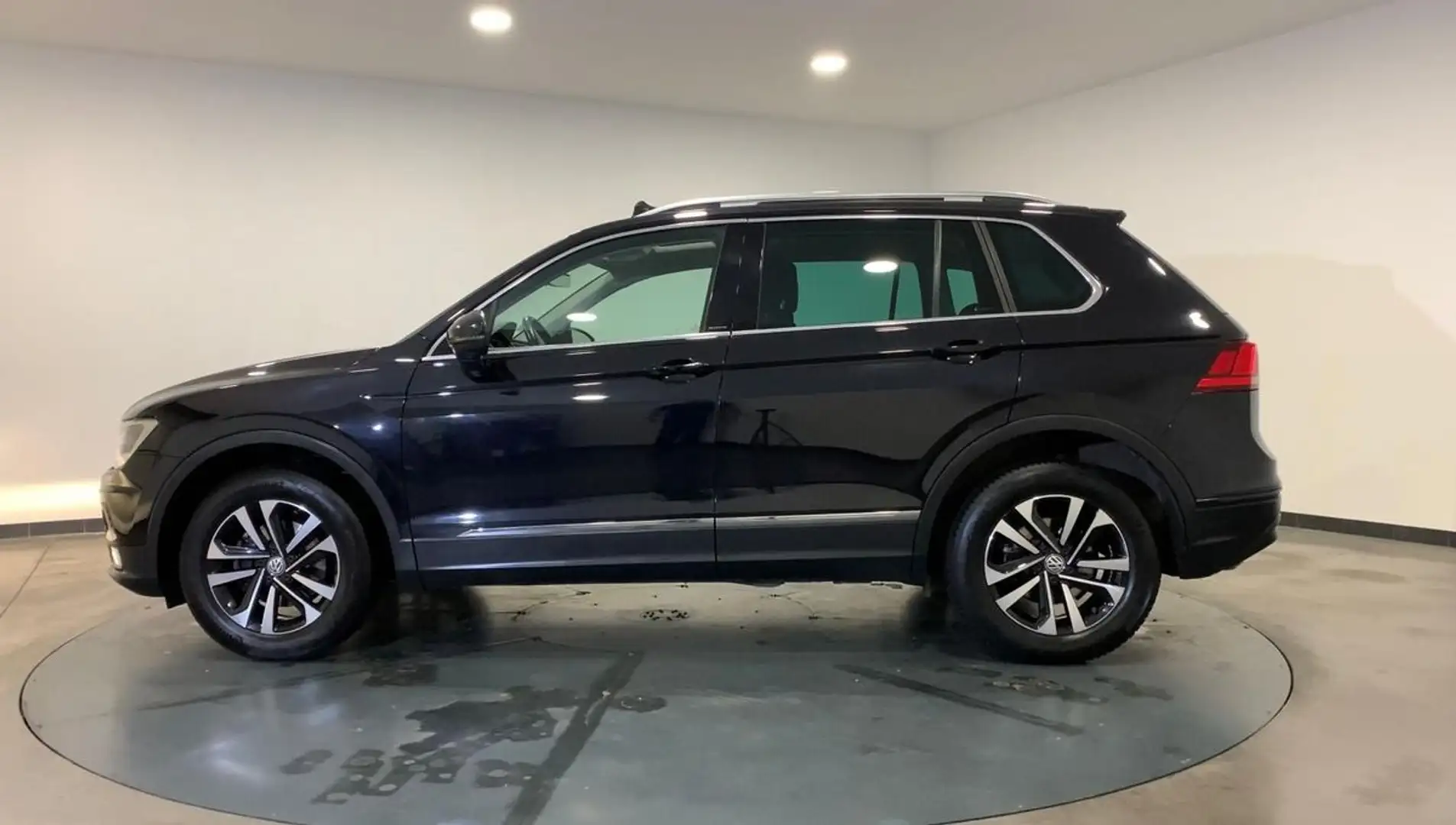 Volkswagen Tiguan 2.0 tdi 150ch iq drive 4motion dsg7 euro6d-t attelage to Zwart - 2