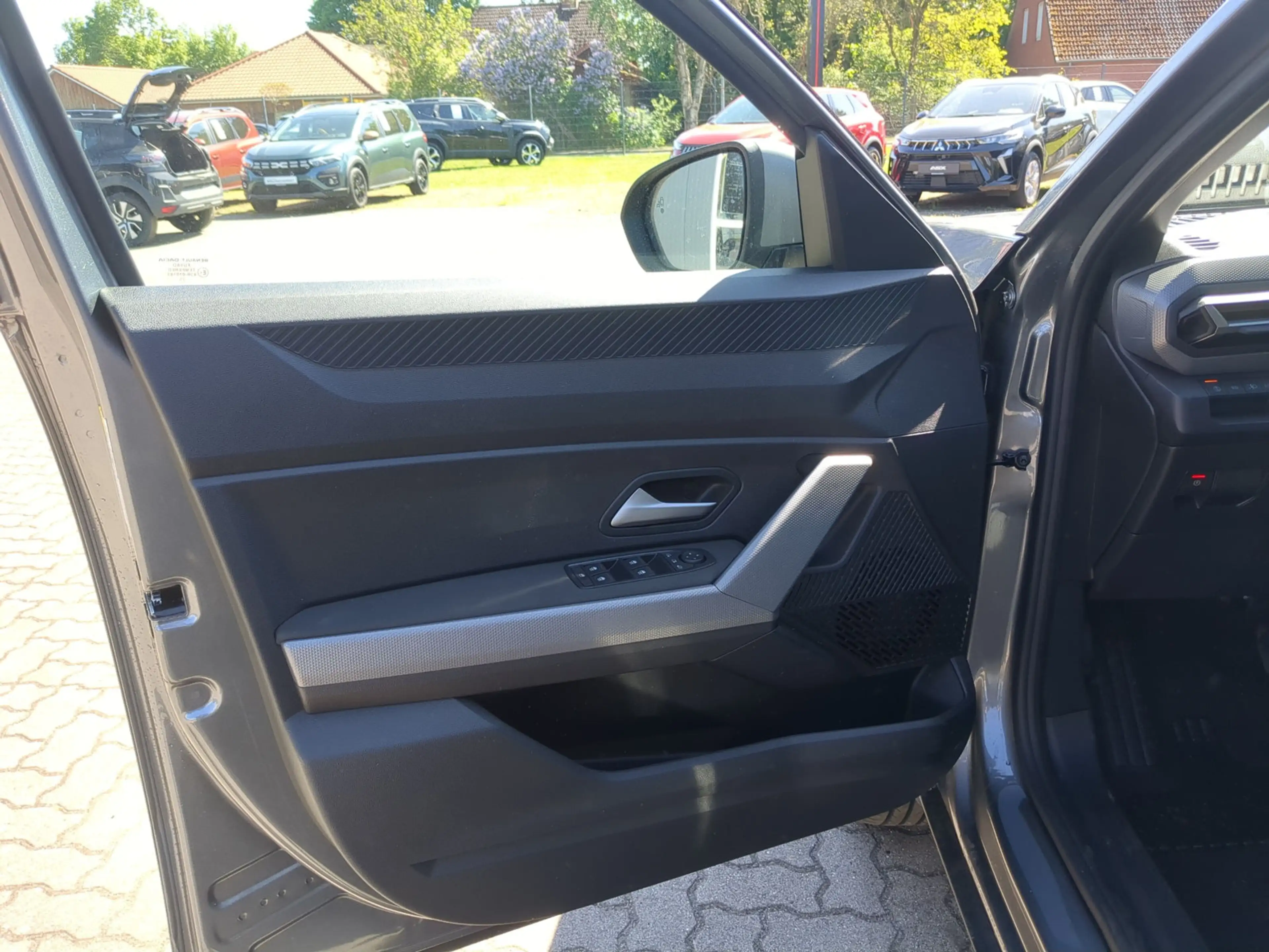 Dacia Duster Hybrid 155 Journey SHZ LKHZ Navi — photo 13