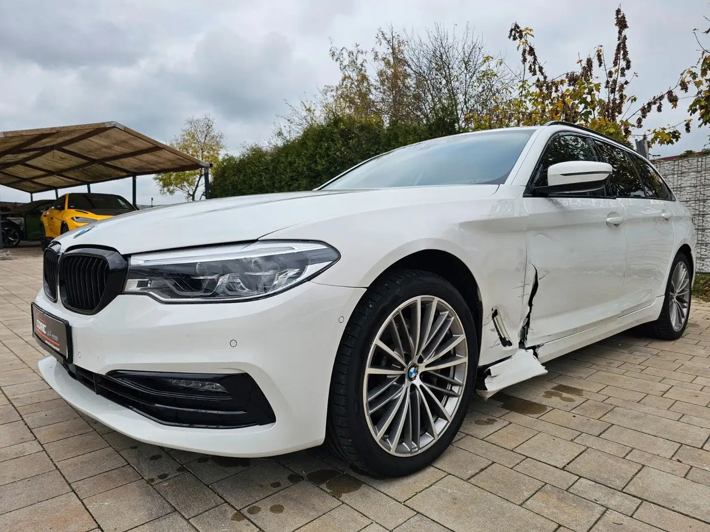 BMW 530 Baureihe 5 Touring 530 d Sport Line Weiß - 2