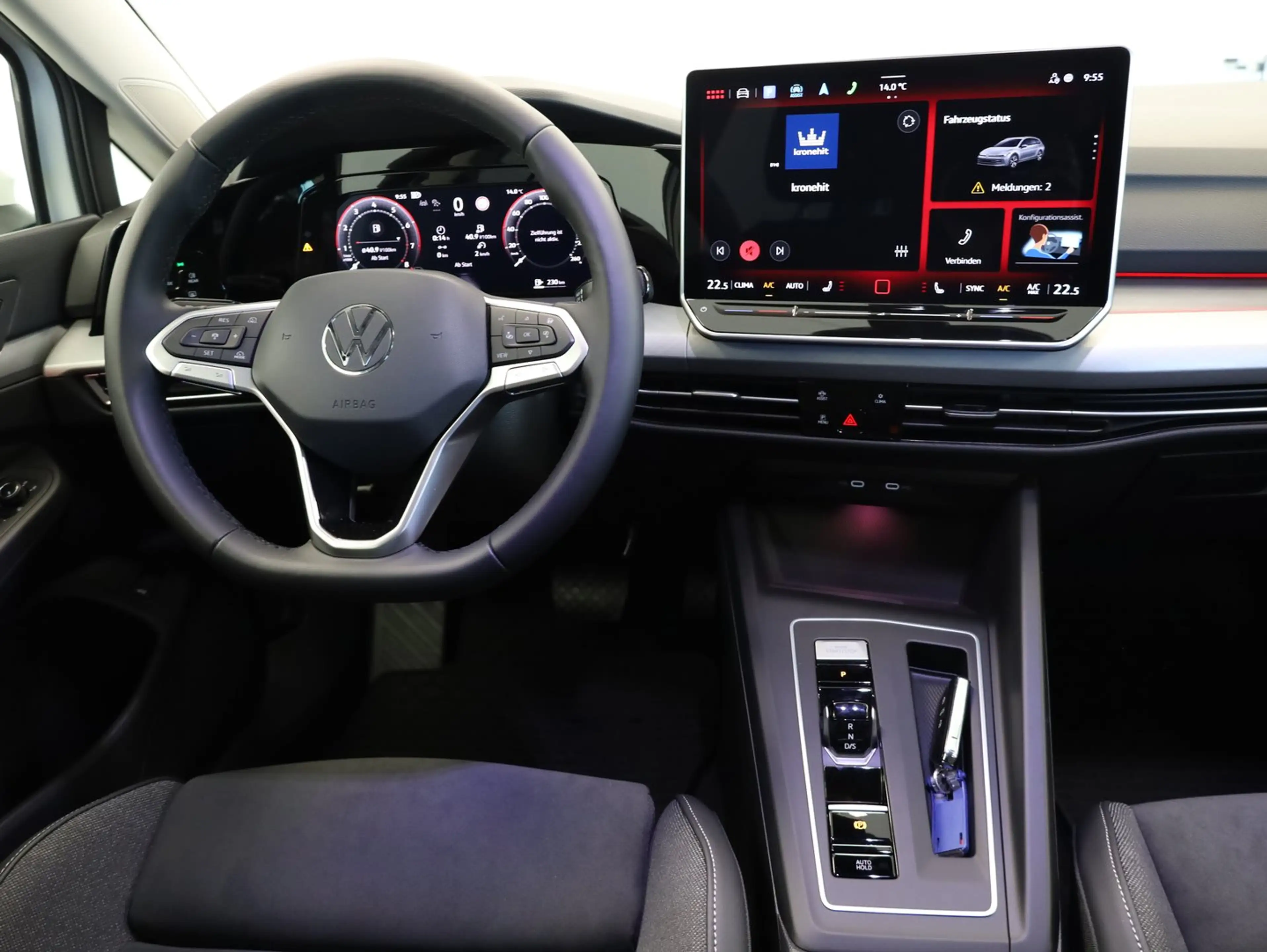 Volkswagen Golf Variant Business mHeV DSG — photo 15