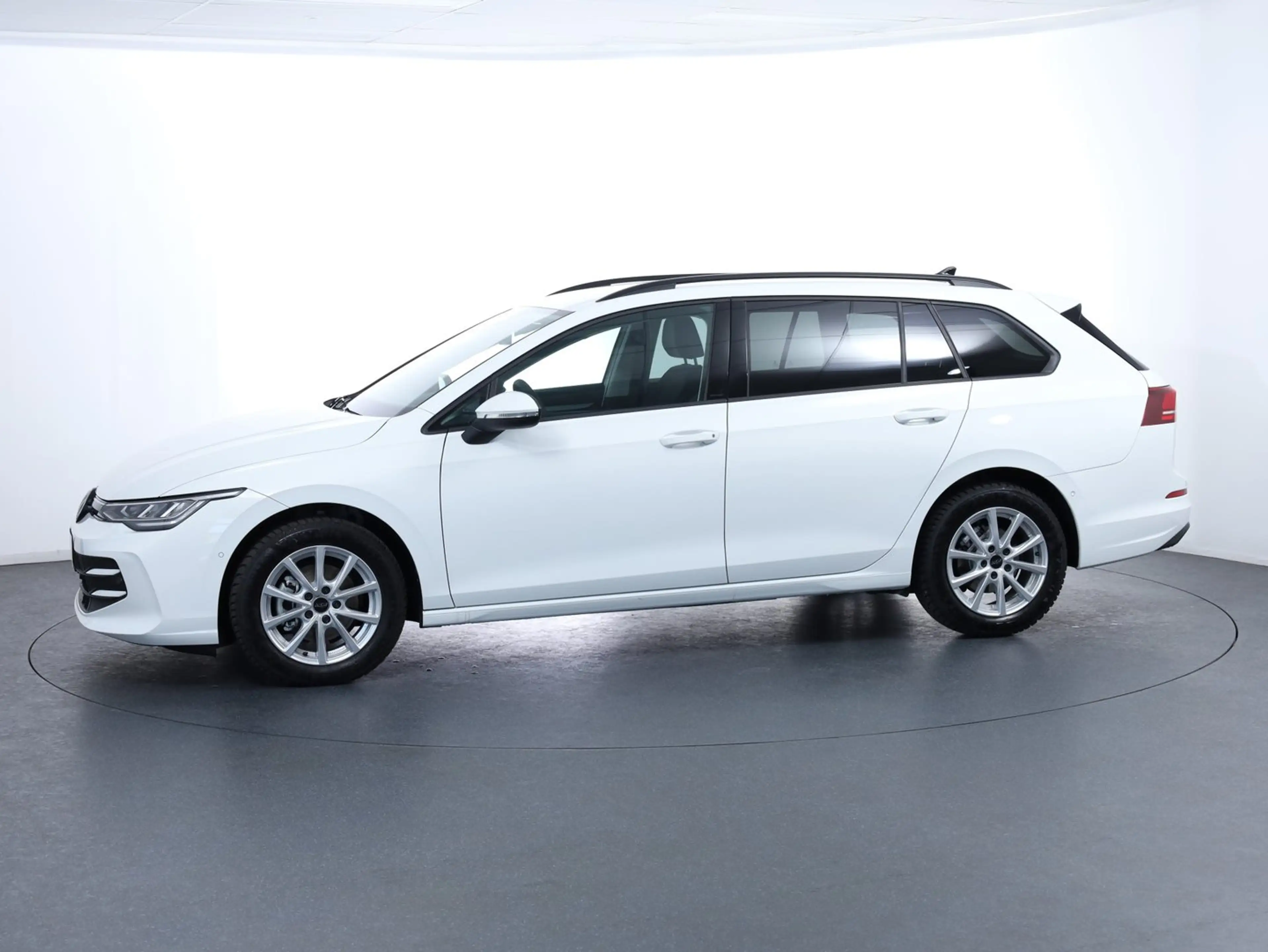 Volkswagen Golf Variant Business mHeV DSG — photo 8