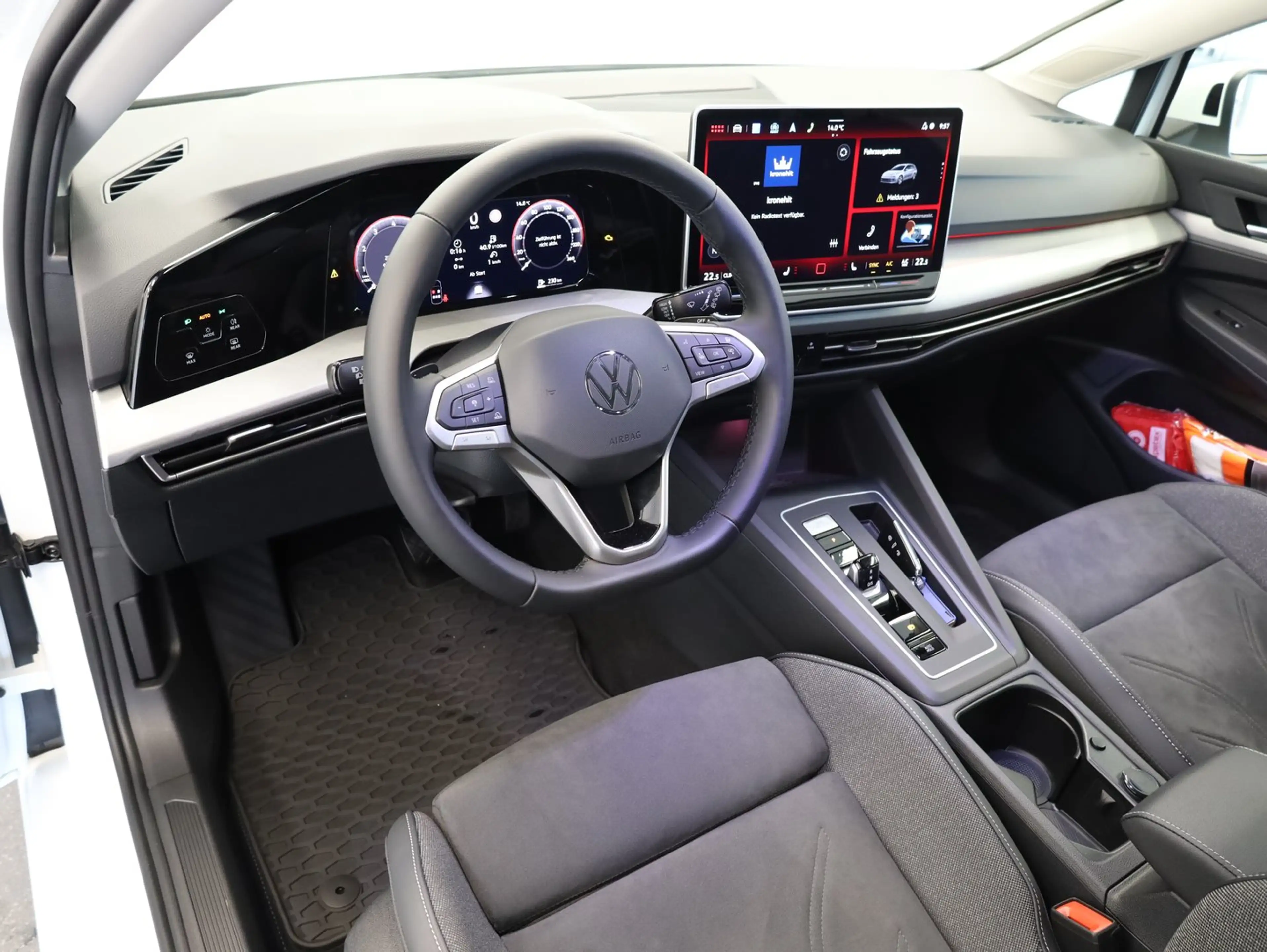 Volkswagen Golf Variant Business mHeV DSG — photo 14