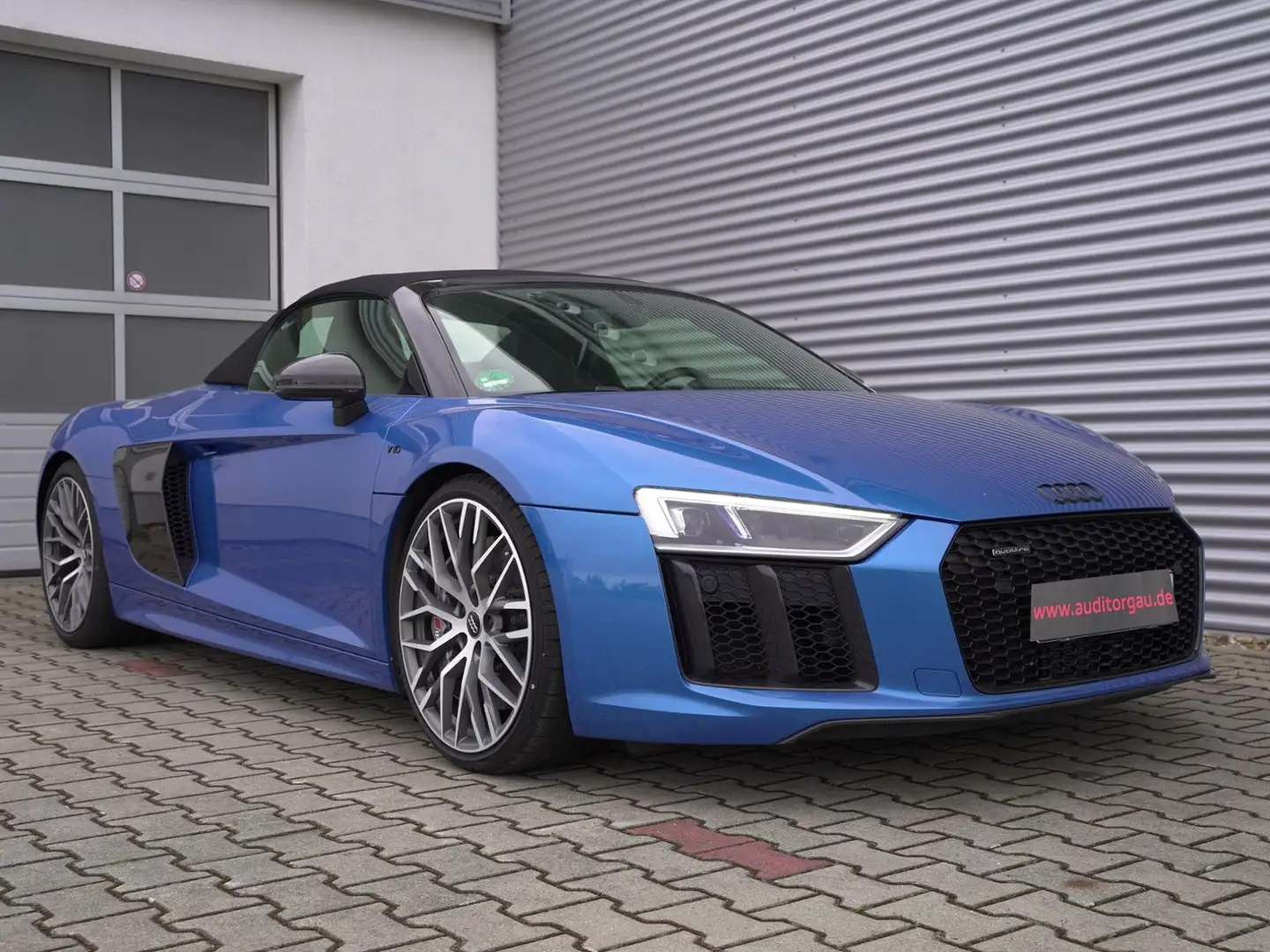 Audi R8 Spyder 5.2 FSI quattro++VOLL+OHNE OPF+CARBON Modrá - 2